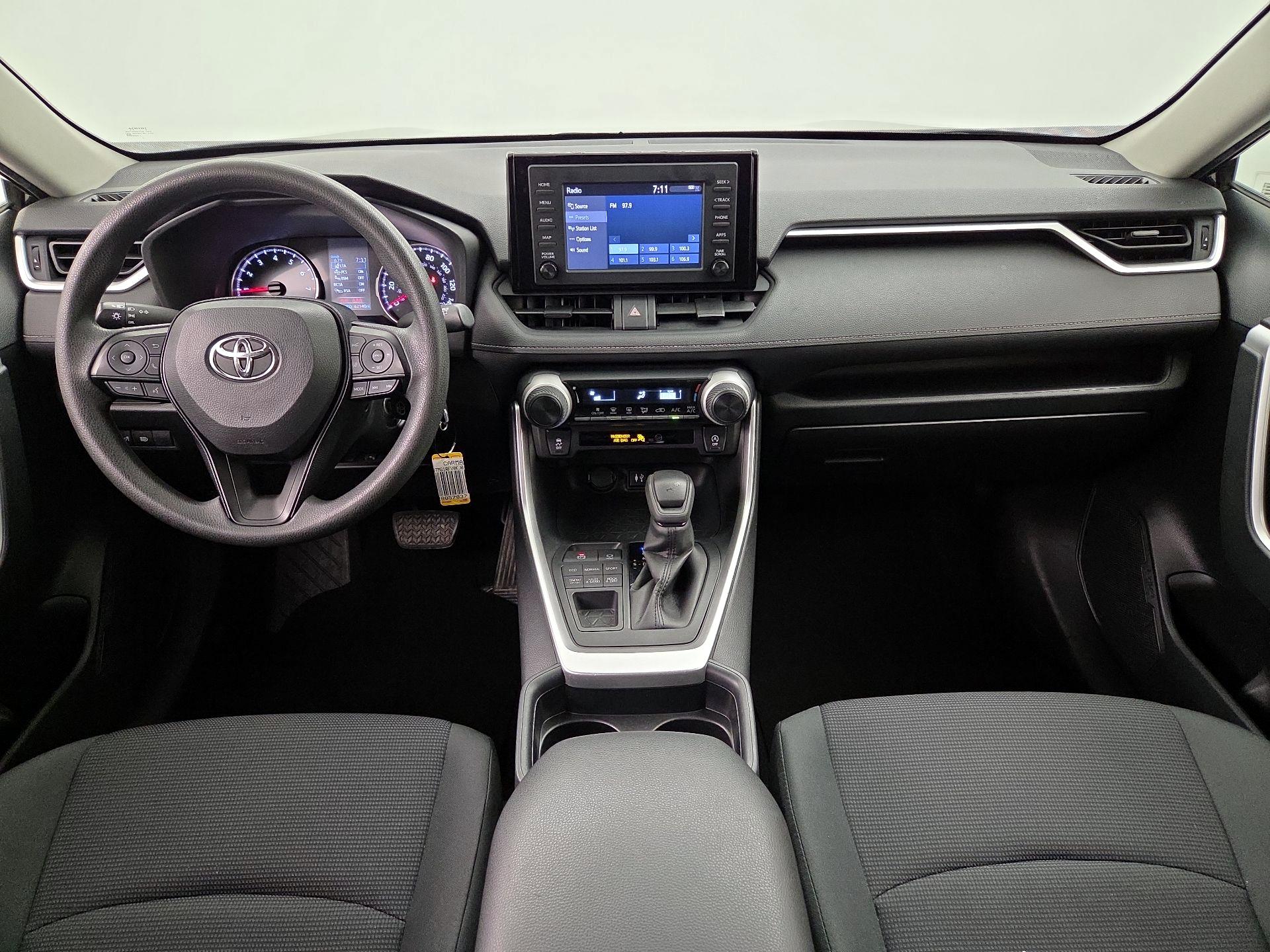 Thumbnail: 2019 Toyota RAV4 - 9