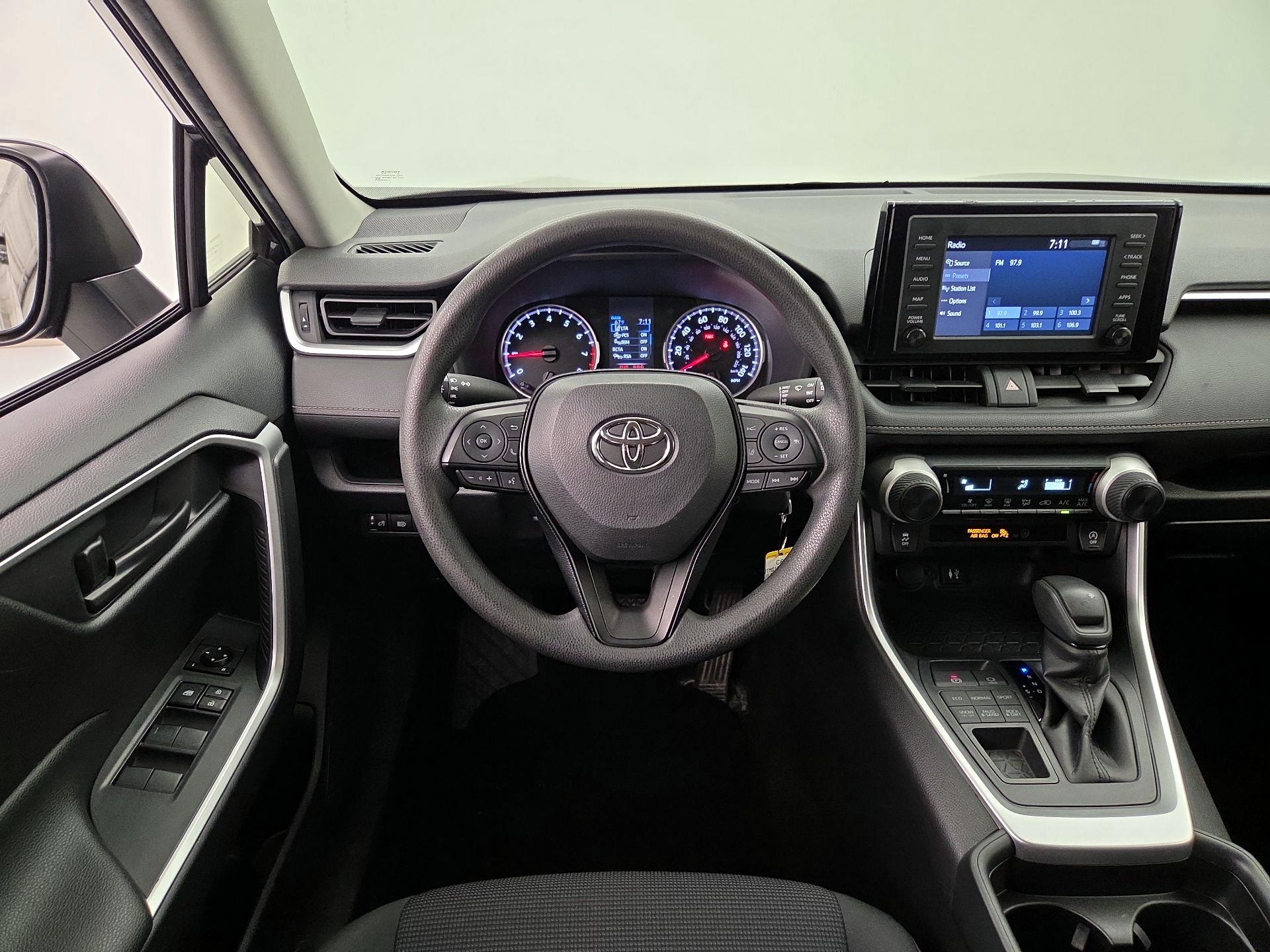 Thumbnail: 2019 Toyota RAV4 - 10