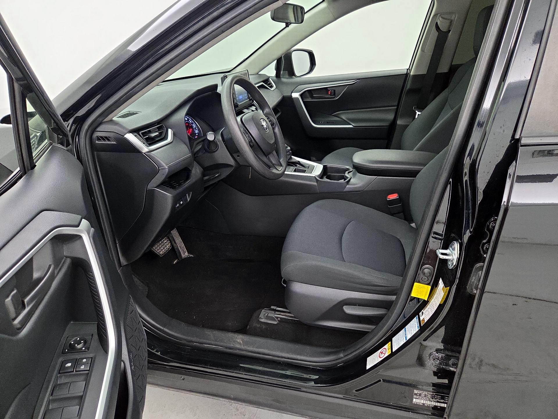 Thumbnail: 2019 Toyota RAV4 - 11