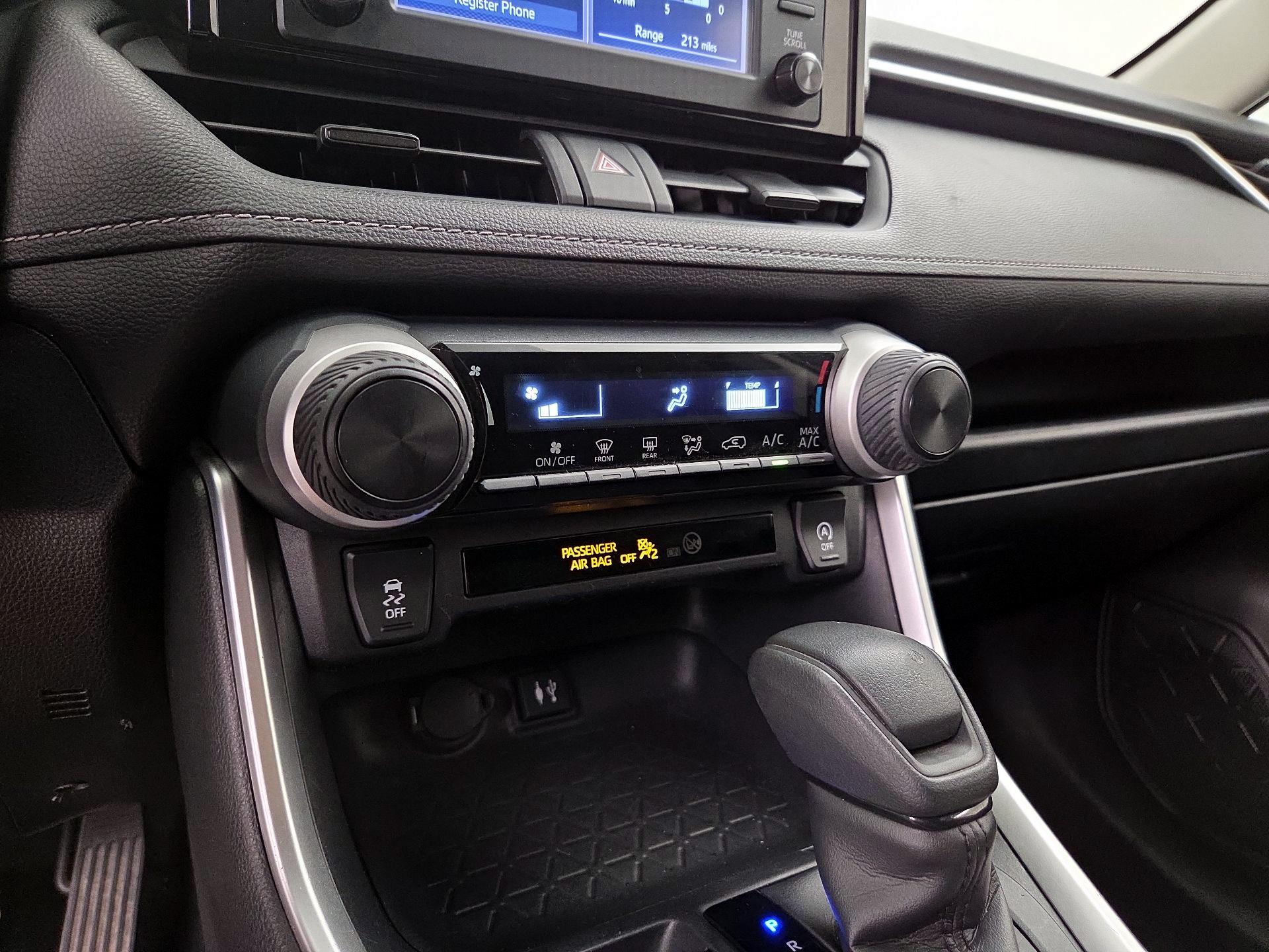 Thumbnail: 2019 Toyota RAV4 - 16