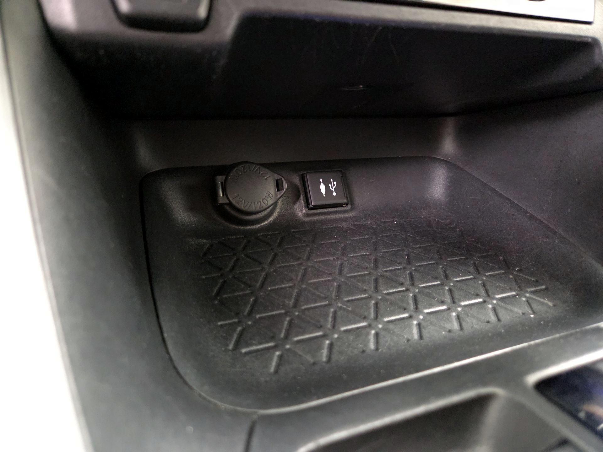 Thumbnail: 2019 Toyota RAV4 - 18