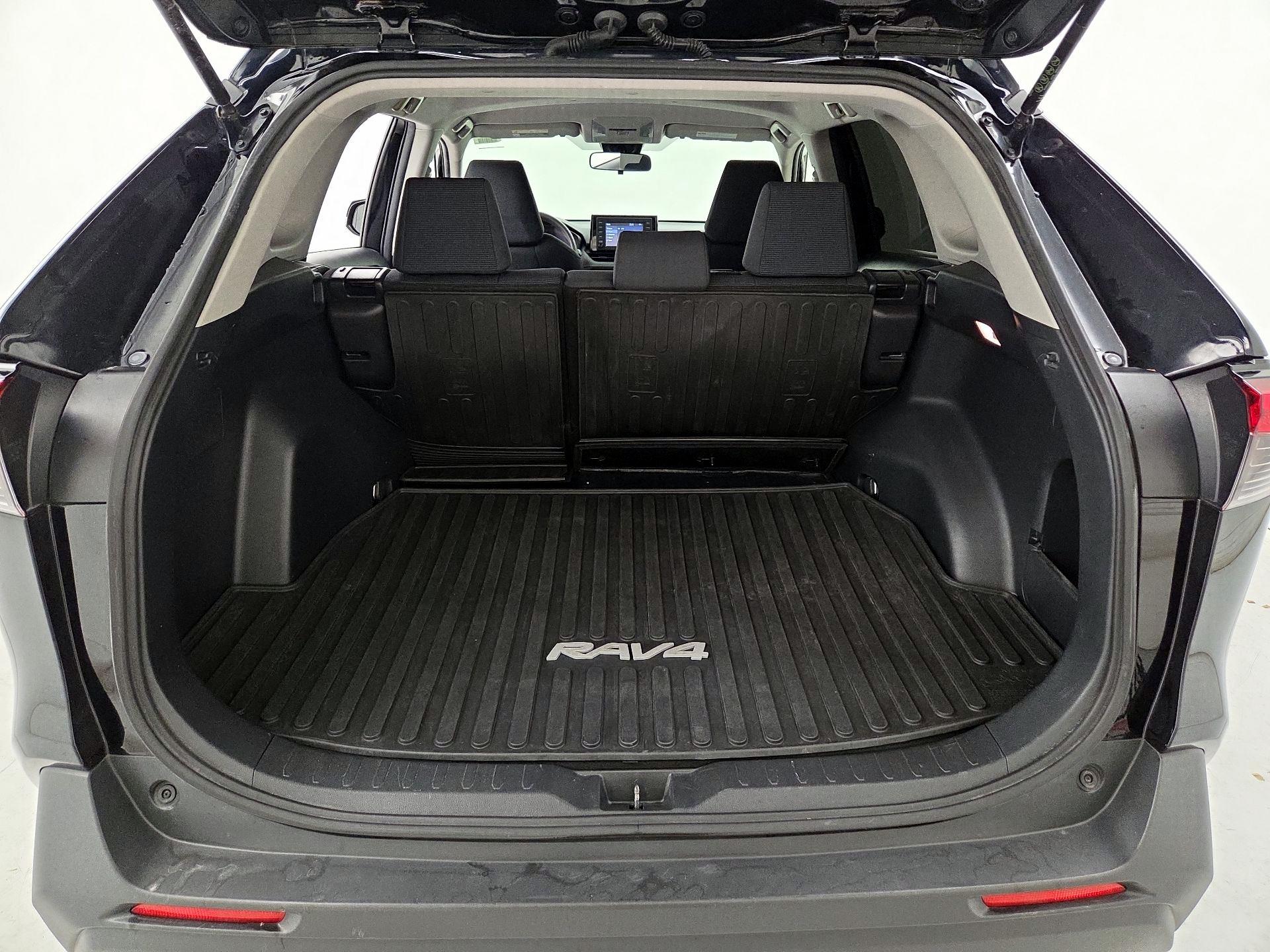 Thumbnail: 2019 Toyota RAV4 - 20
