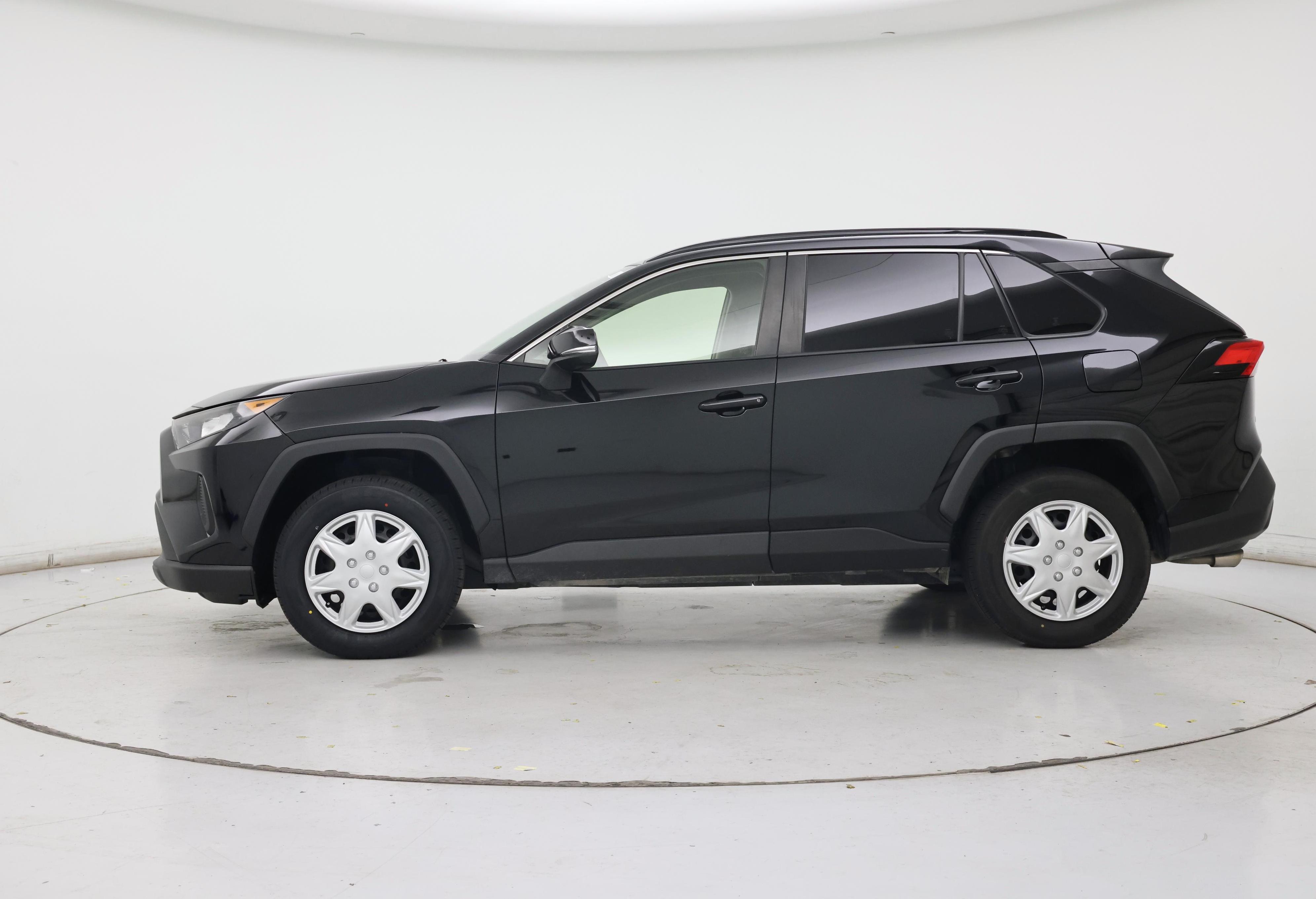 Thumbnail: 2019 Toyota RAV4 - 3