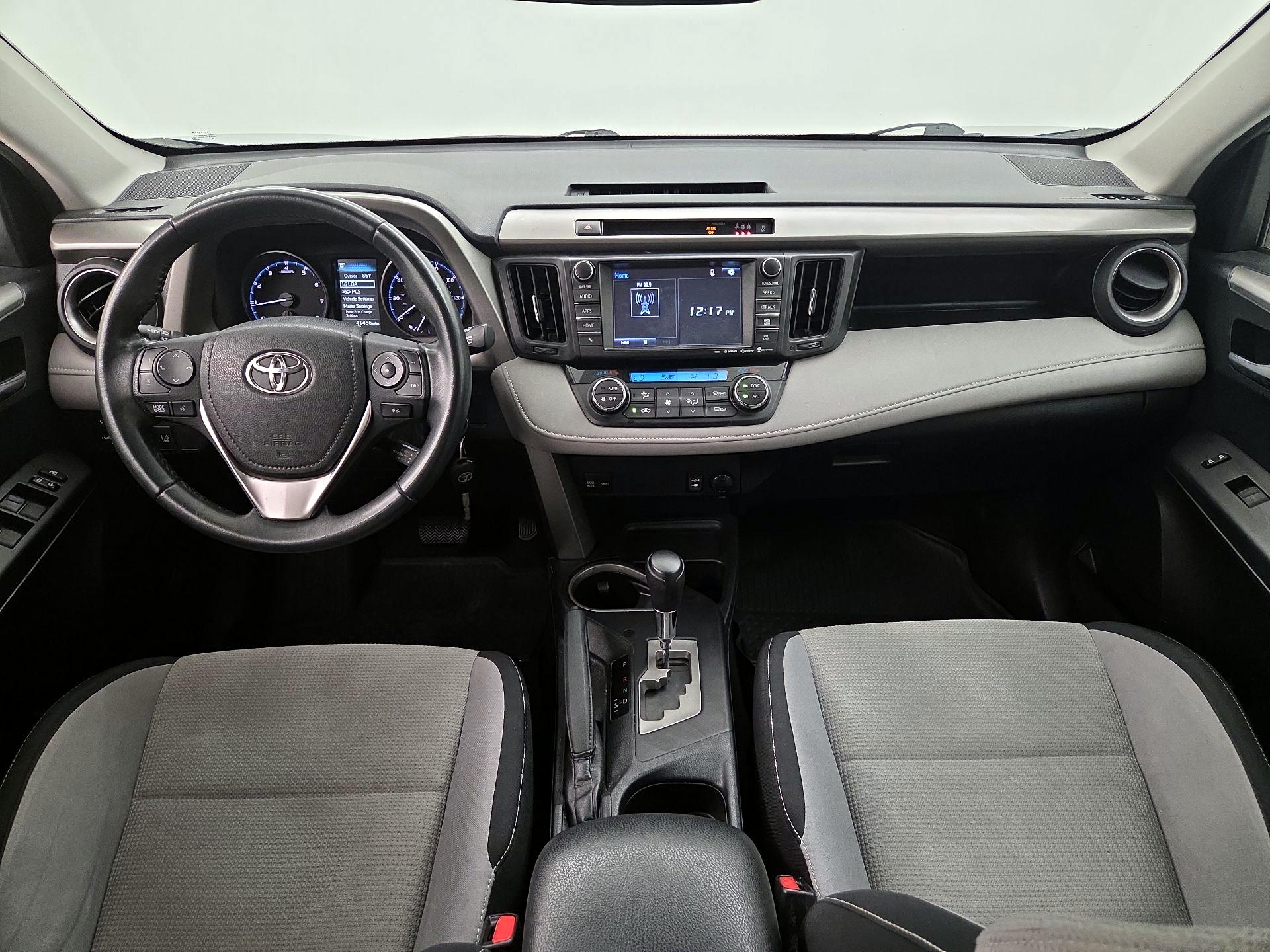 Thumbnail: 2017 Toyota RAV4 - 9