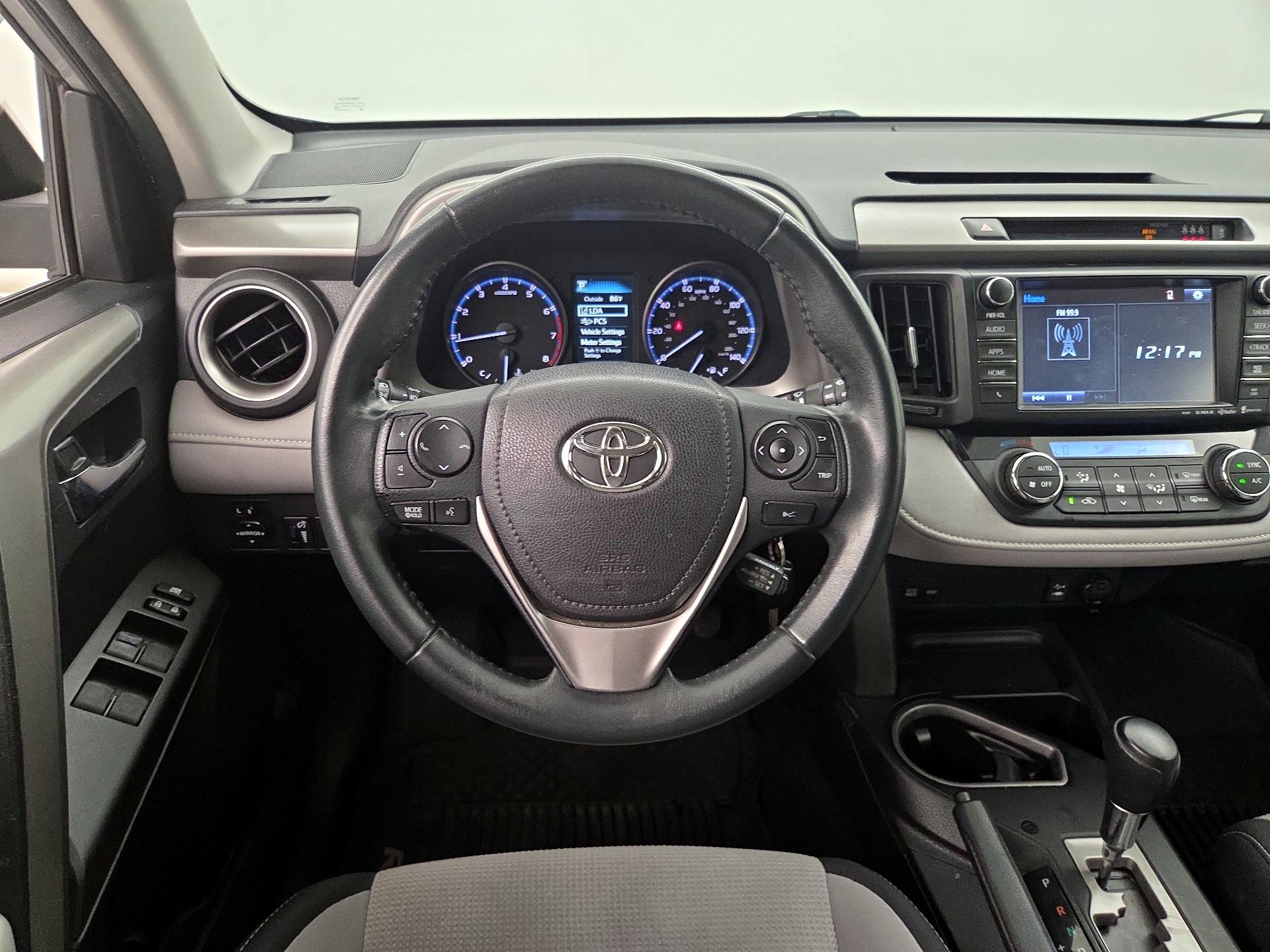 Thumbnail: 2017 Toyota RAV4 - 10