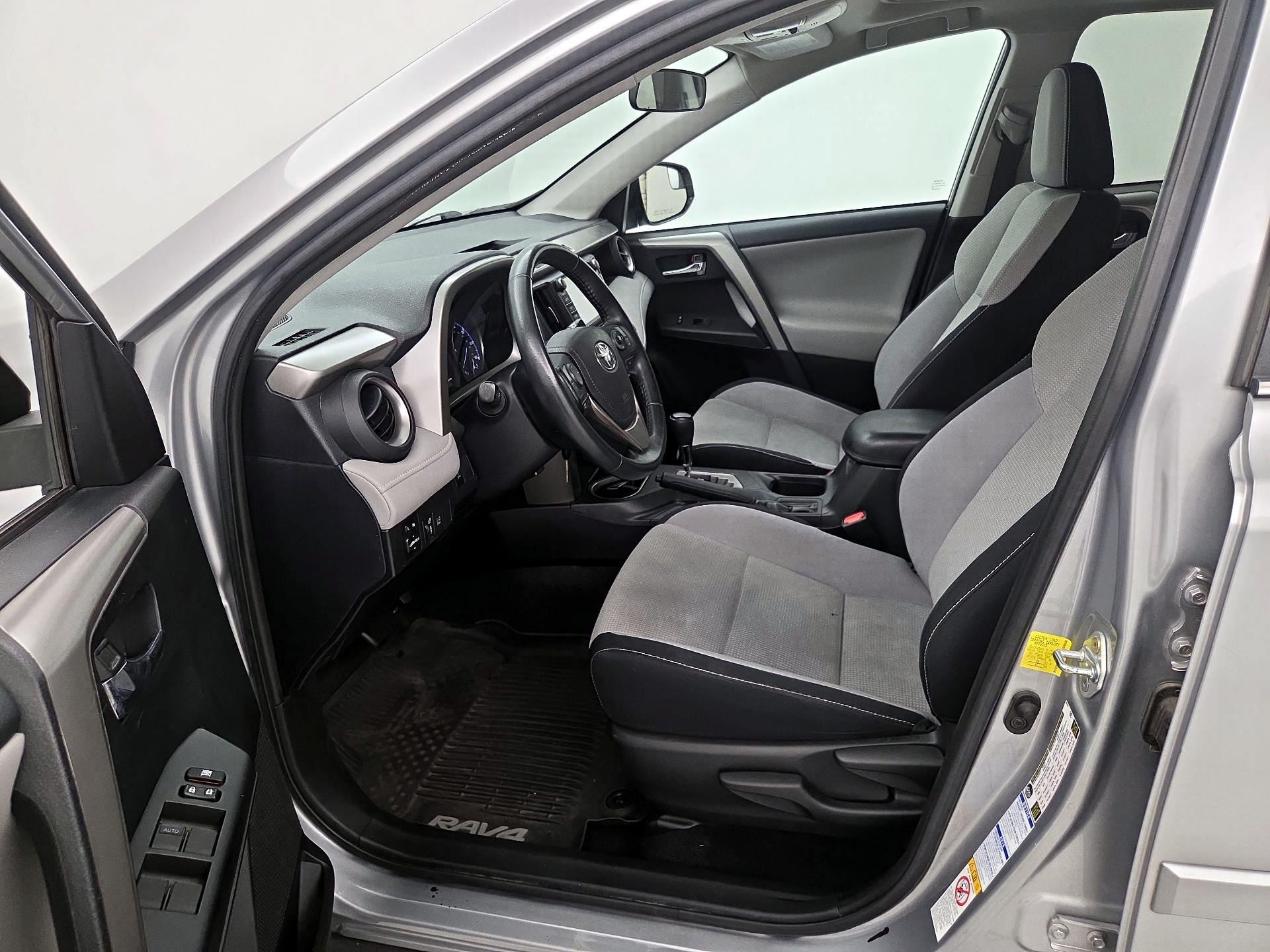 Thumbnail: 2017 Toyota RAV4 - 11