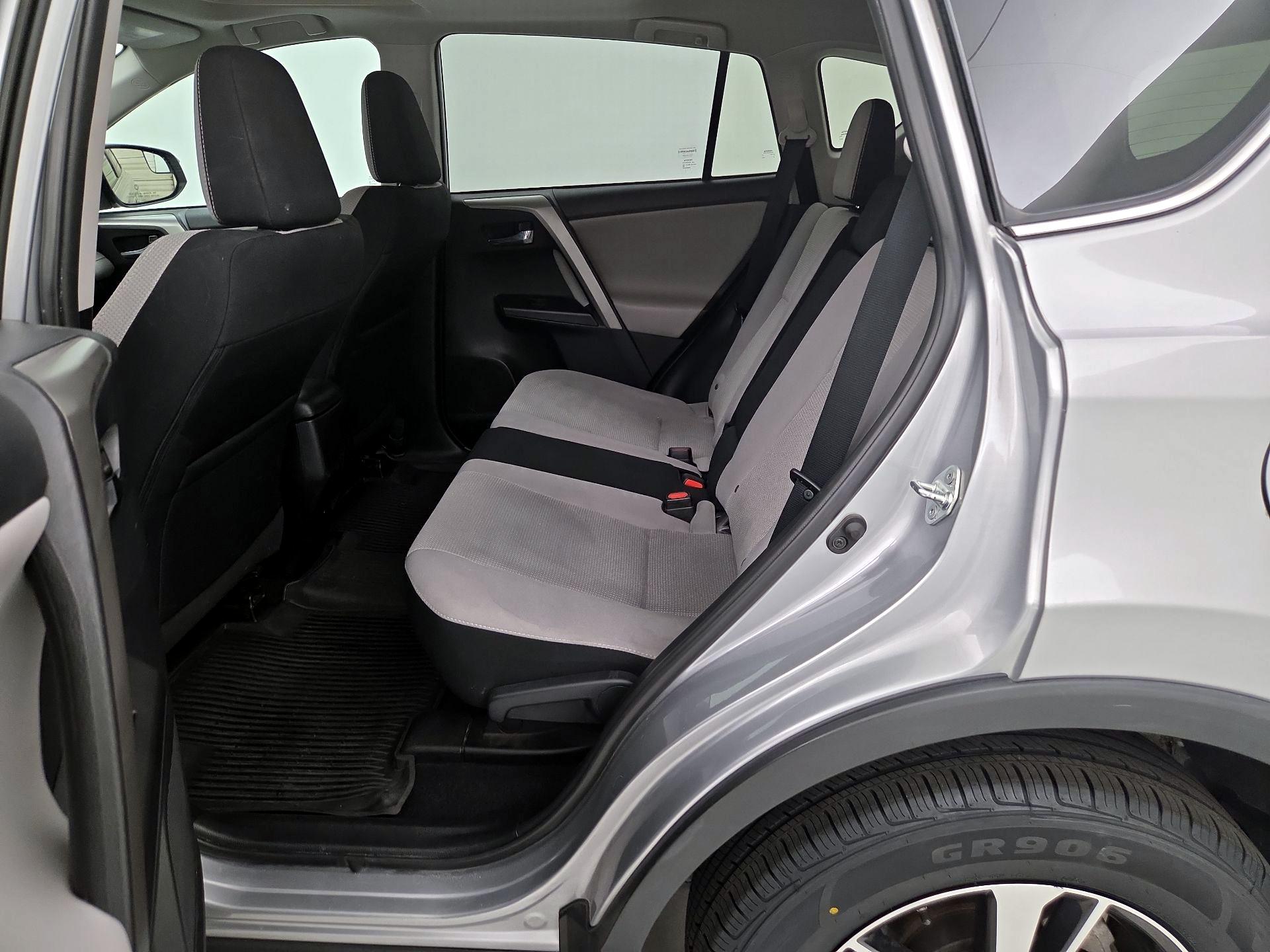 Thumbnail: 2017 Toyota RAV4 - 20