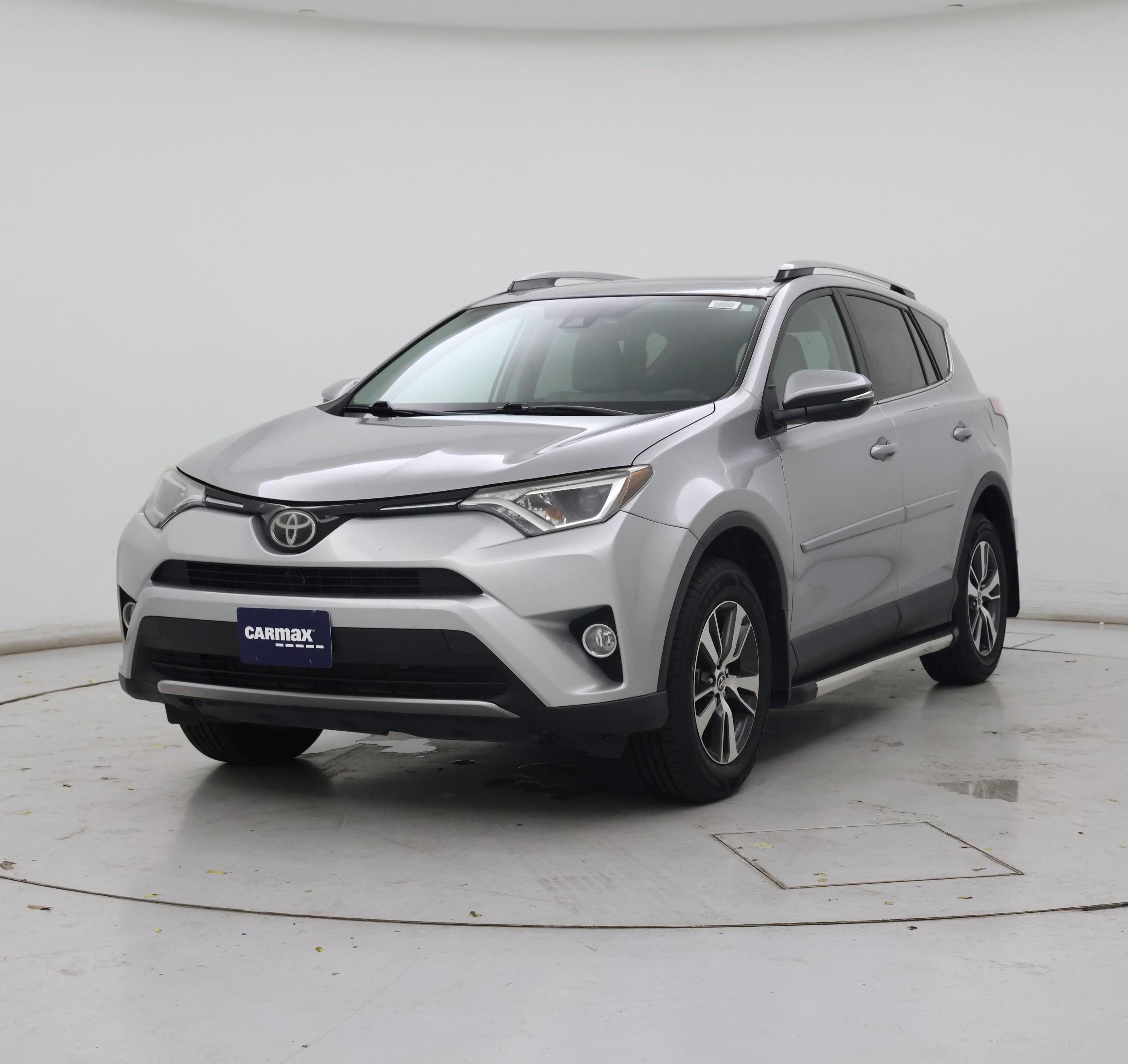 Thumbnail: 2017 Toyota RAV4 - 4
