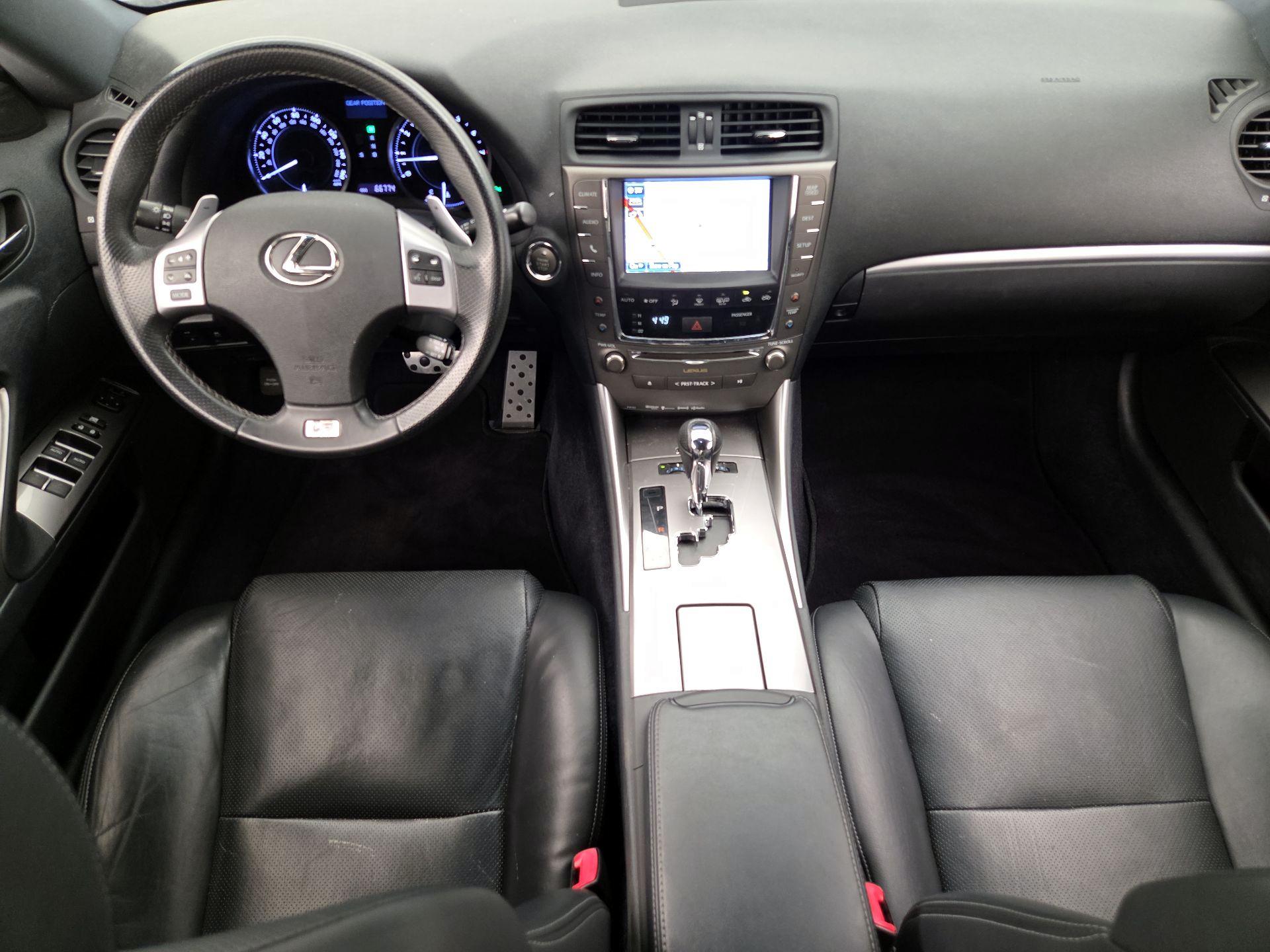 Thumbnail: 2015 Lexus IS - 9