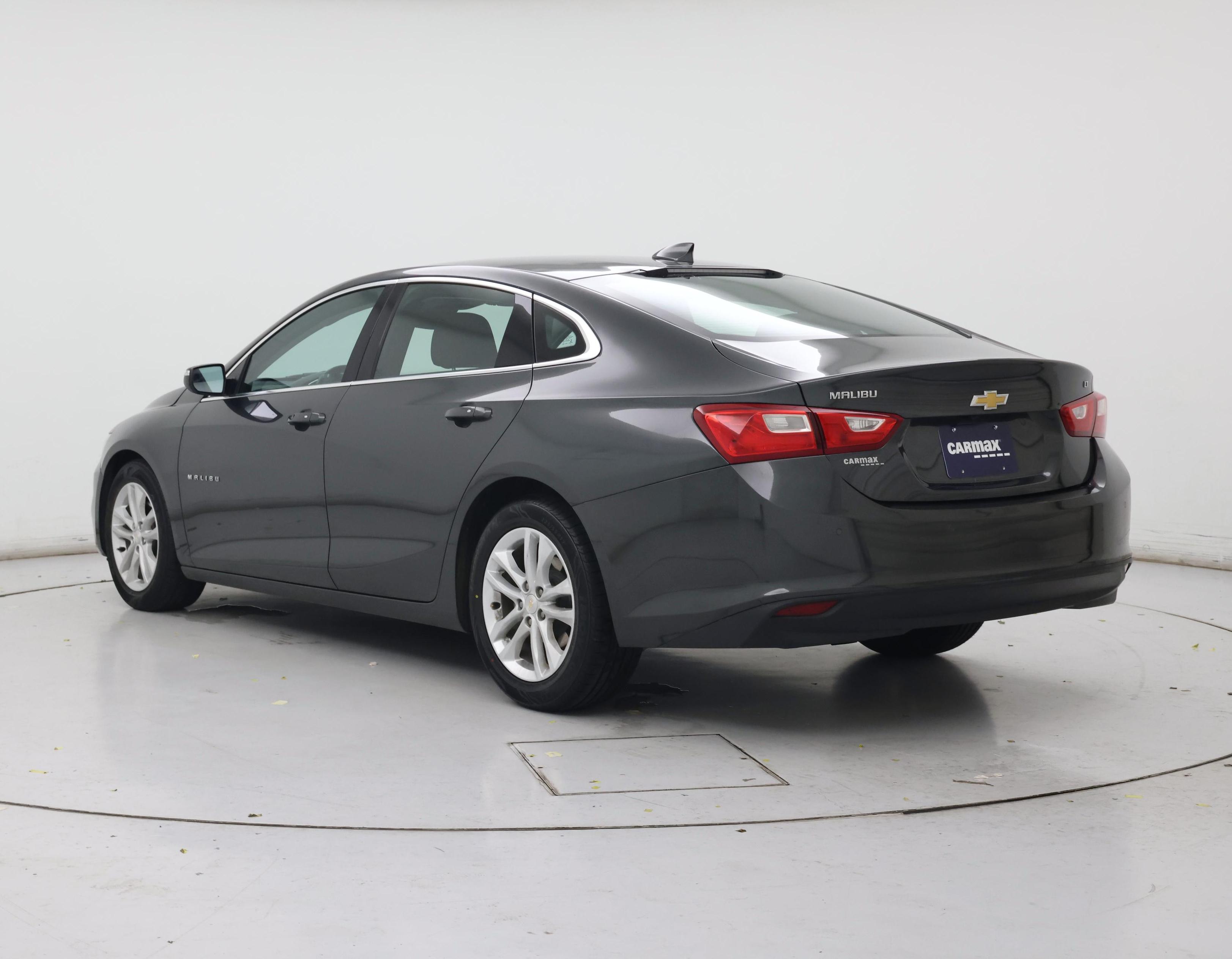 Thumbnail: 2018 Chevrolet Malibu - 2
