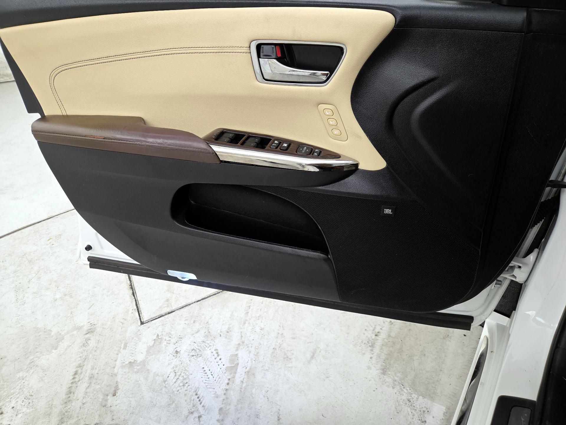 Thumbnail: 2016 Toyota Avalon - 12