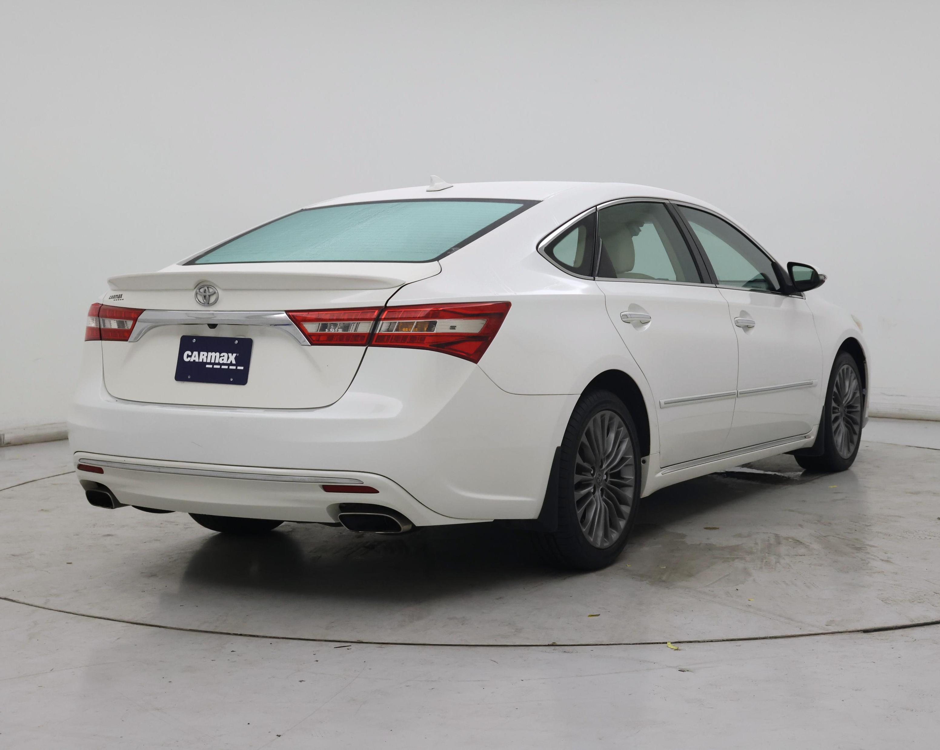 Thumbnail: 2016 Toyota Avalon - 8