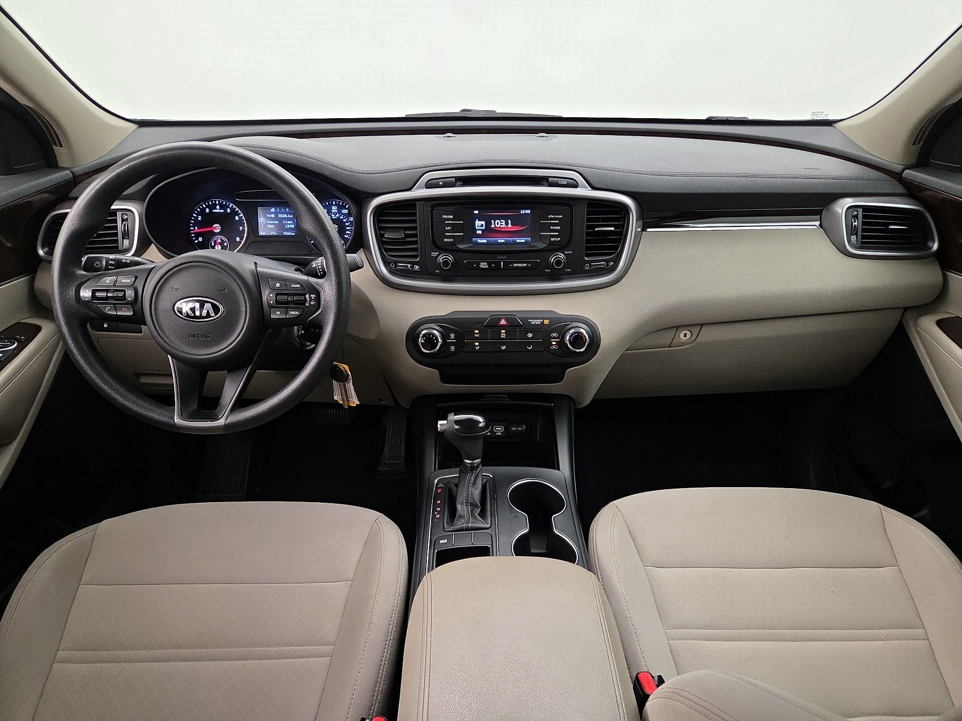 Thumbnail: 2016 Kia Sorento - 9