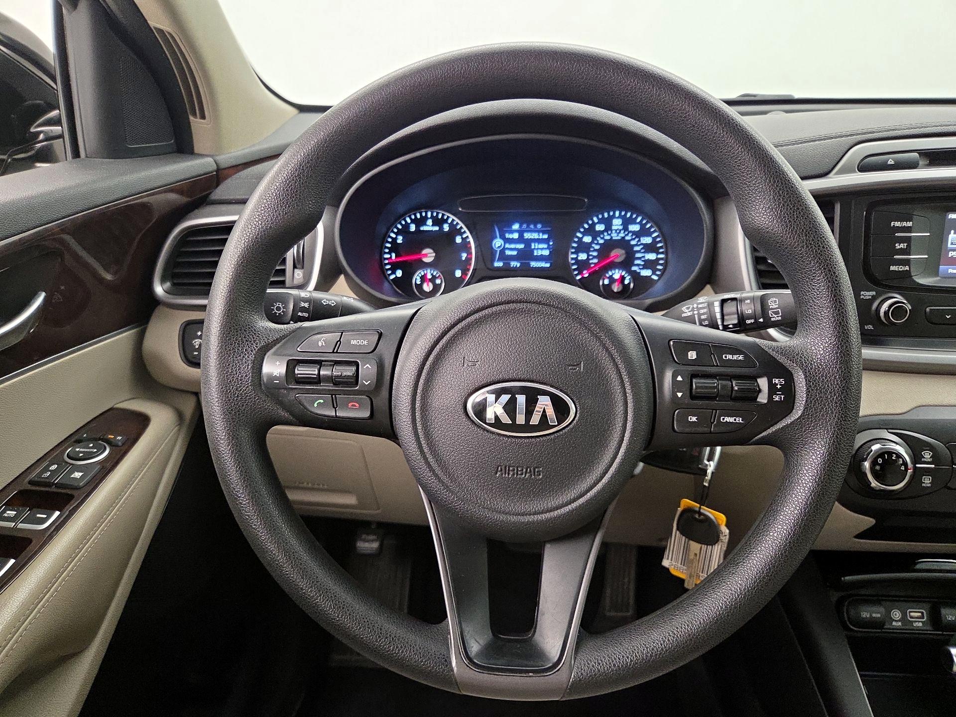 Thumbnail: 2016 Kia Sorento - 10