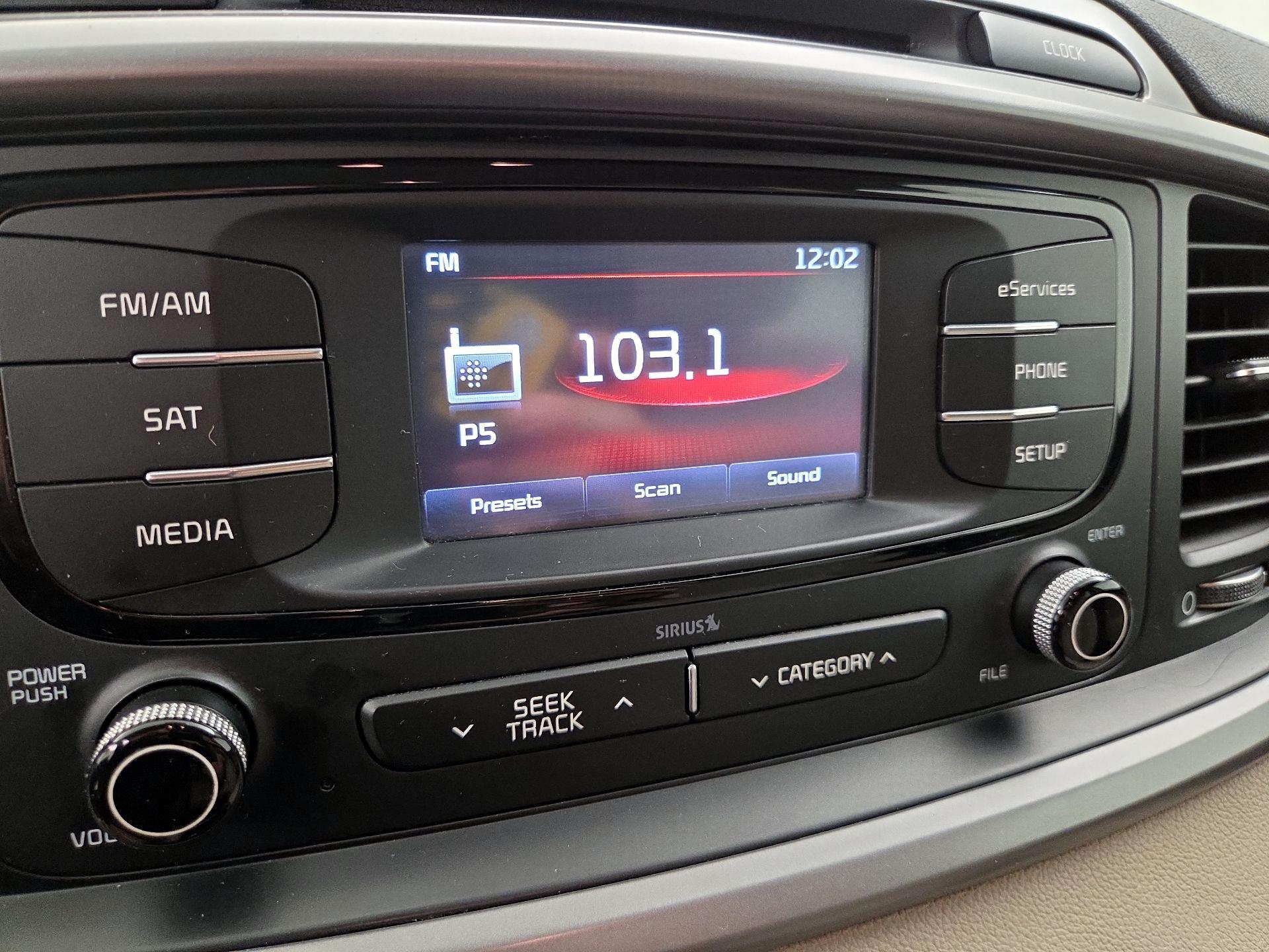 Thumbnail: 2016 Kia Sorento - 15