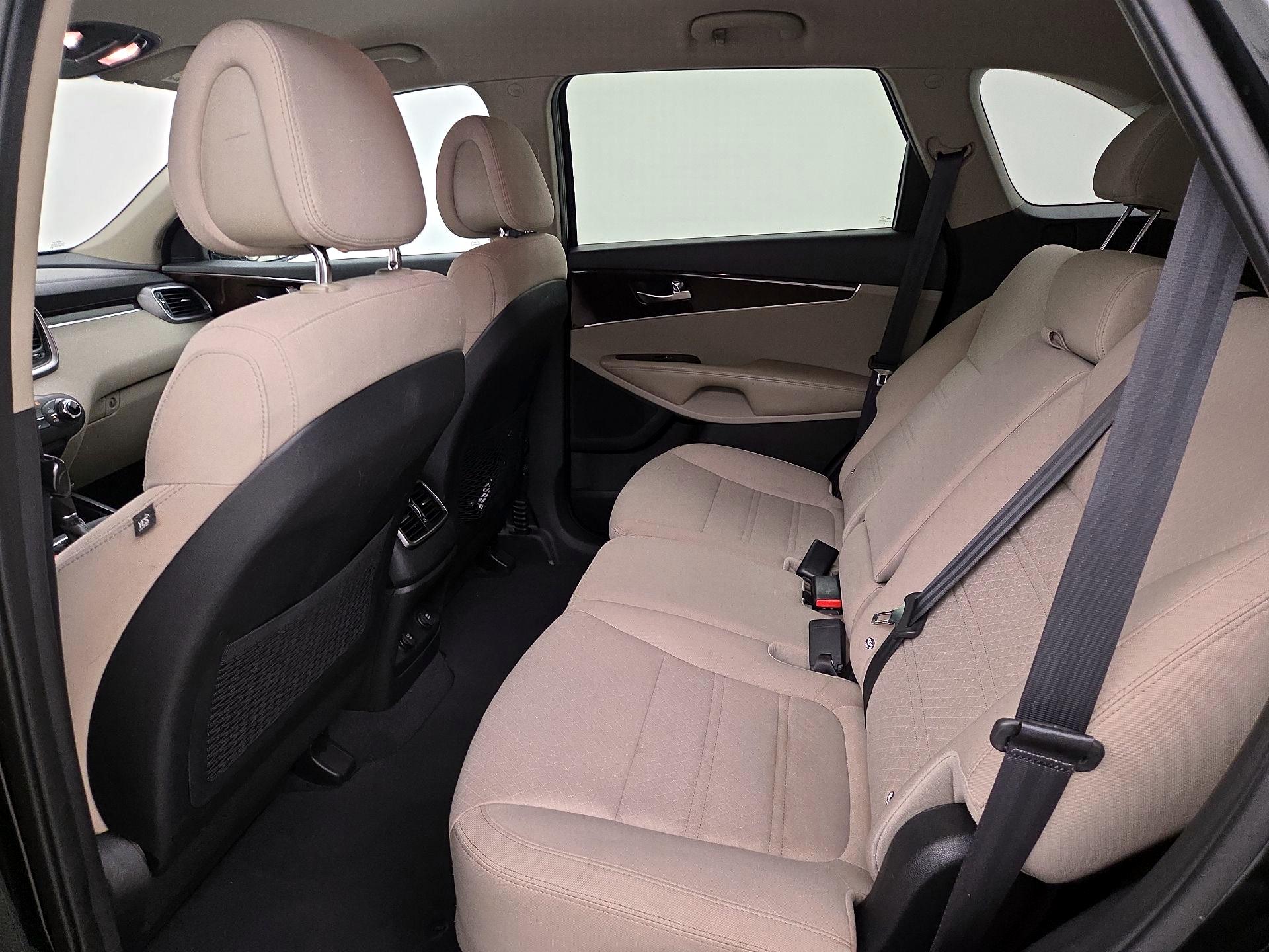 Thumbnail: 2016 Kia Sorento - 19
