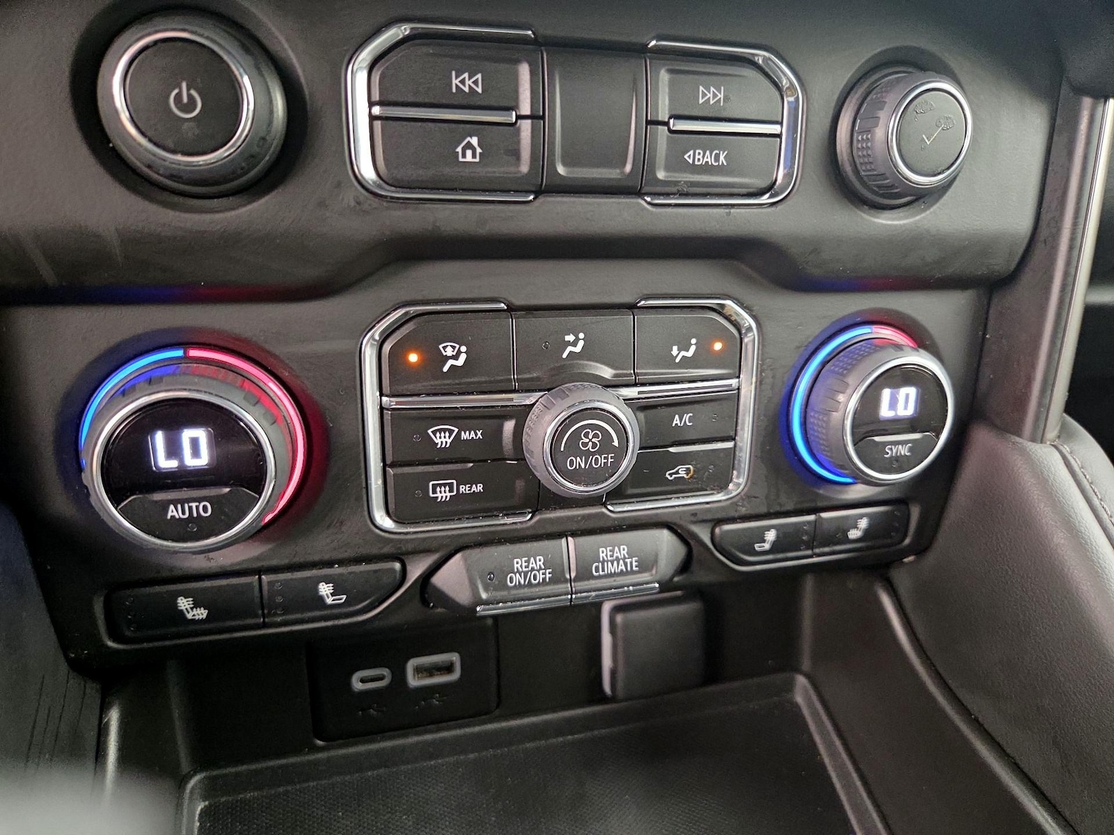 2024 Chevrolet Tahoe Z71 - Photo 18