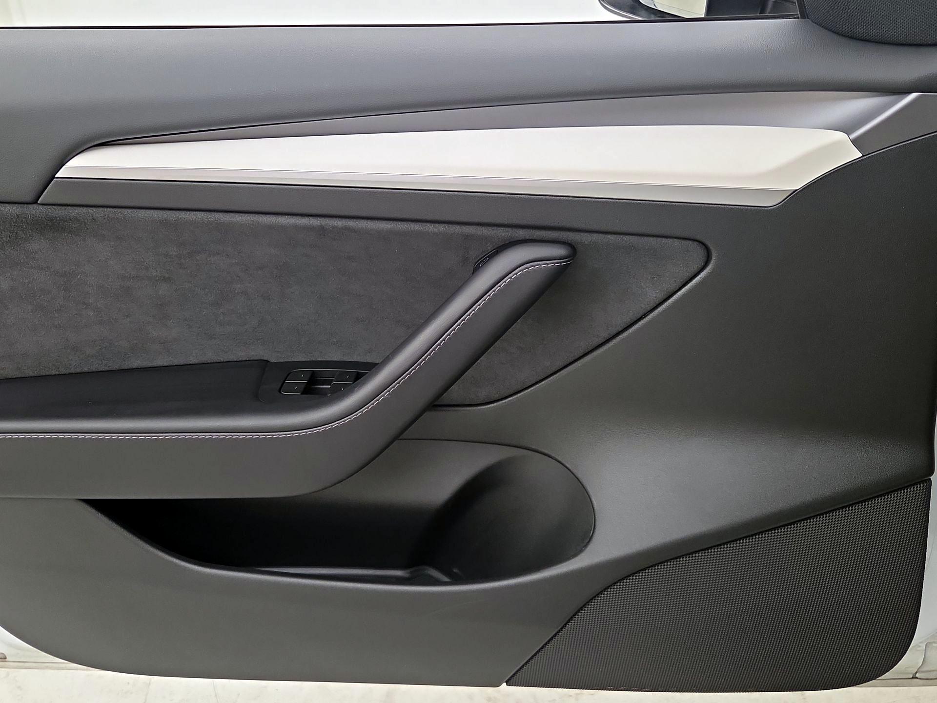 Thumbnail: 2023 Tesla Model 3 - 12