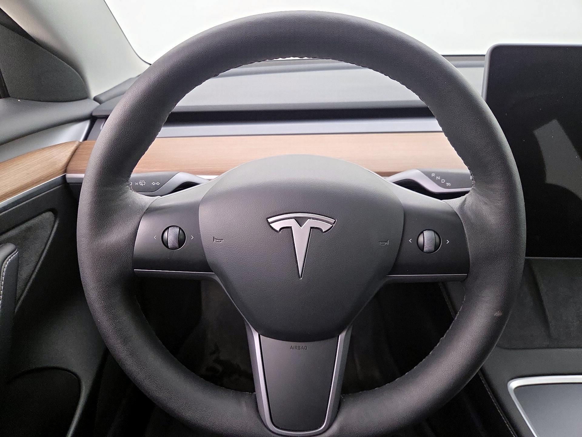 Thumbnail: 2023 Tesla Model 3 - 10