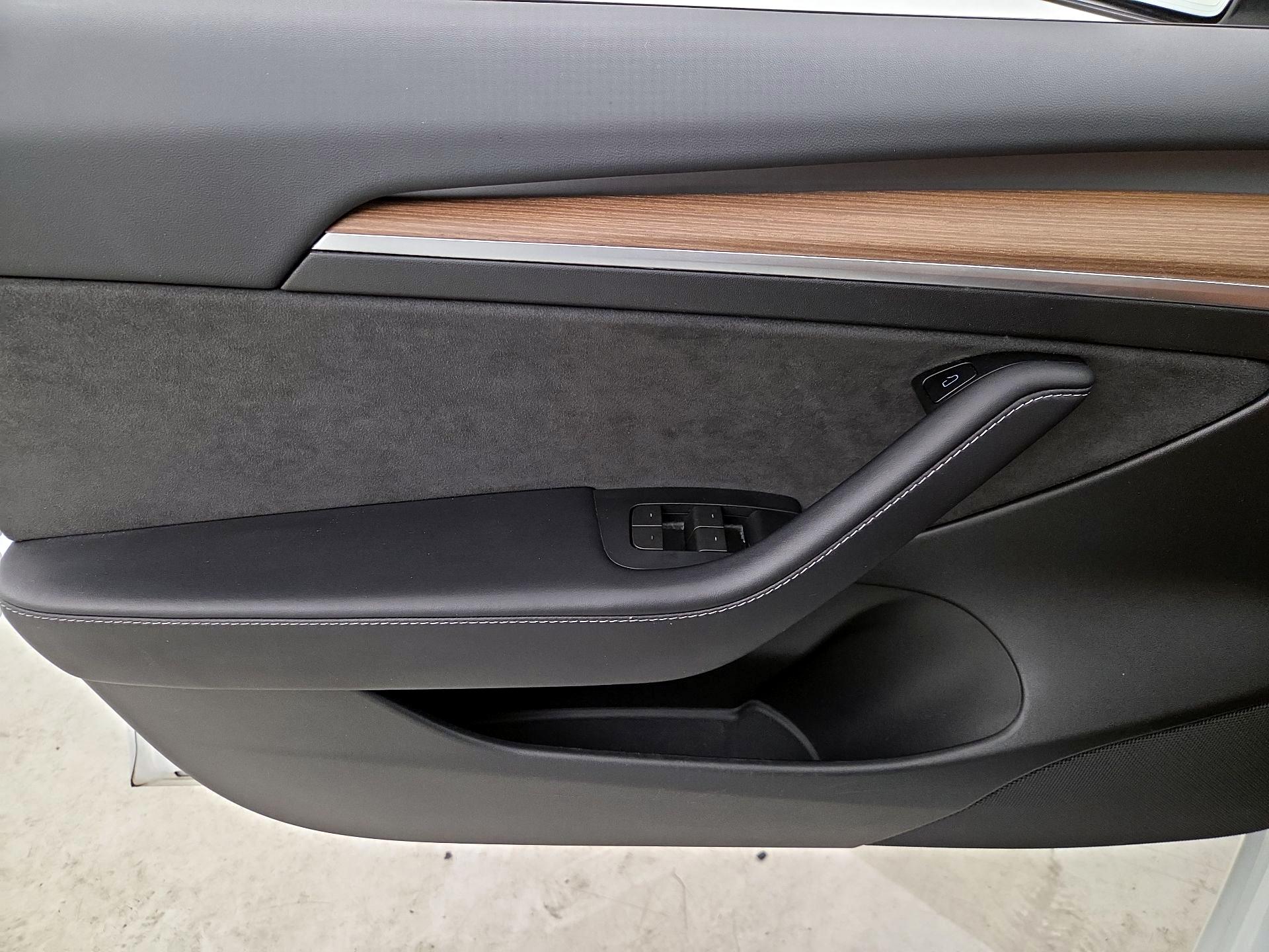 Thumbnail: 2023 Tesla Model 3 - 12