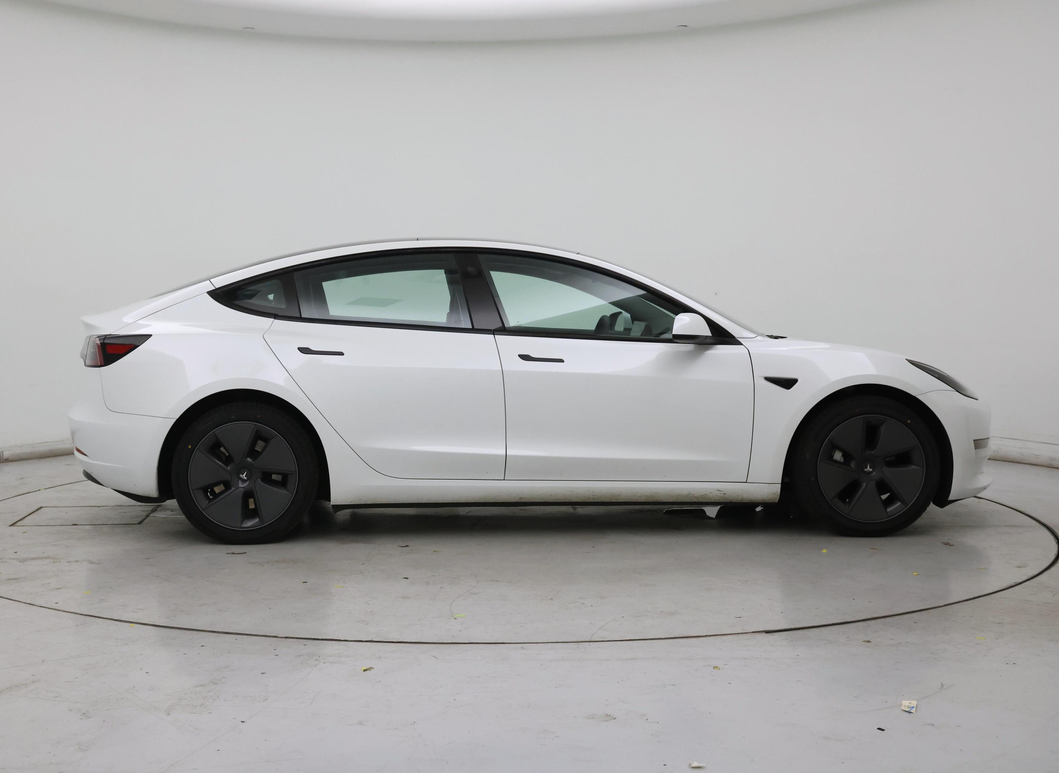 Thumbnail: 2023 Tesla Model 3 - 7