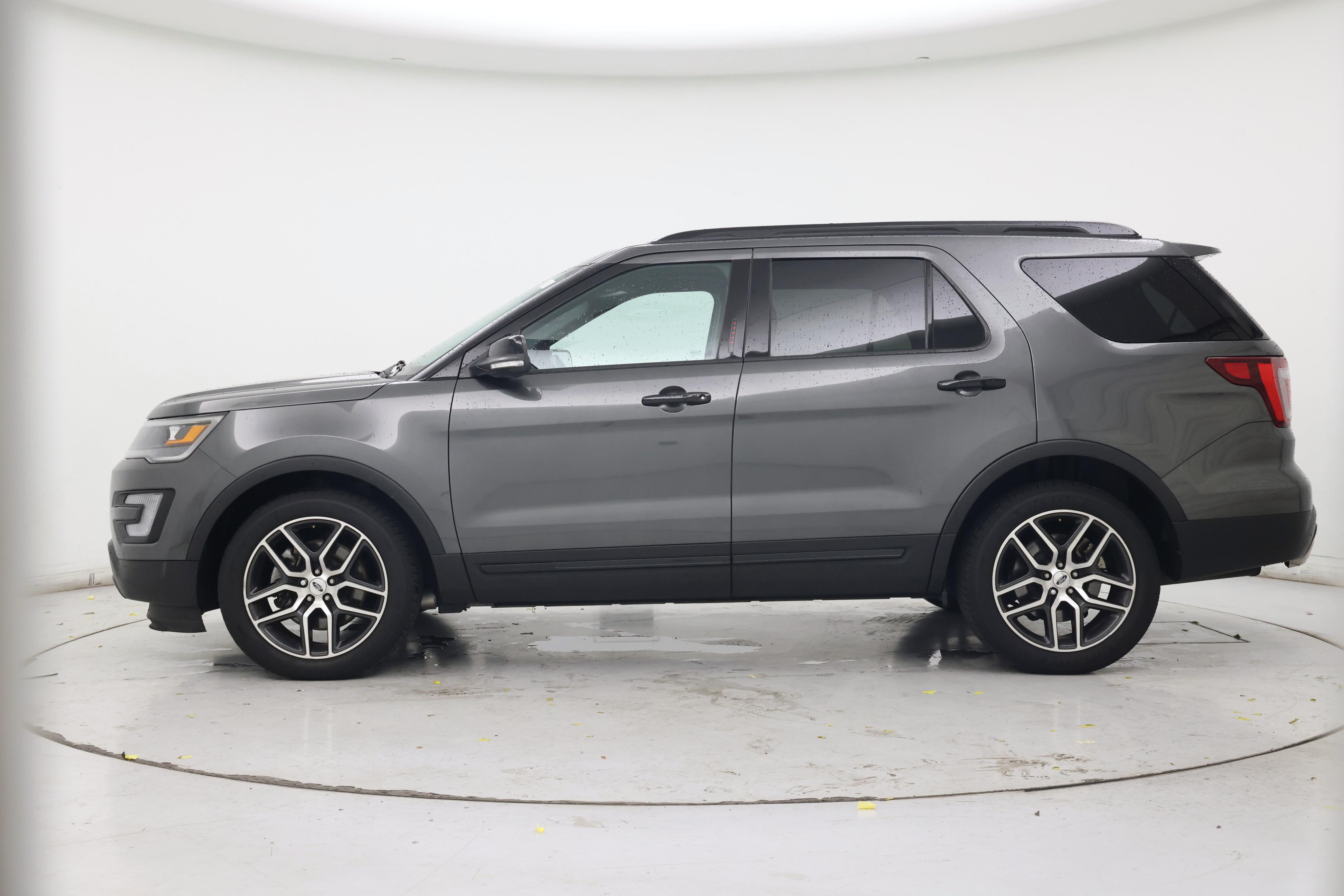Thumbnail: 2017 Ford Explorer - 3