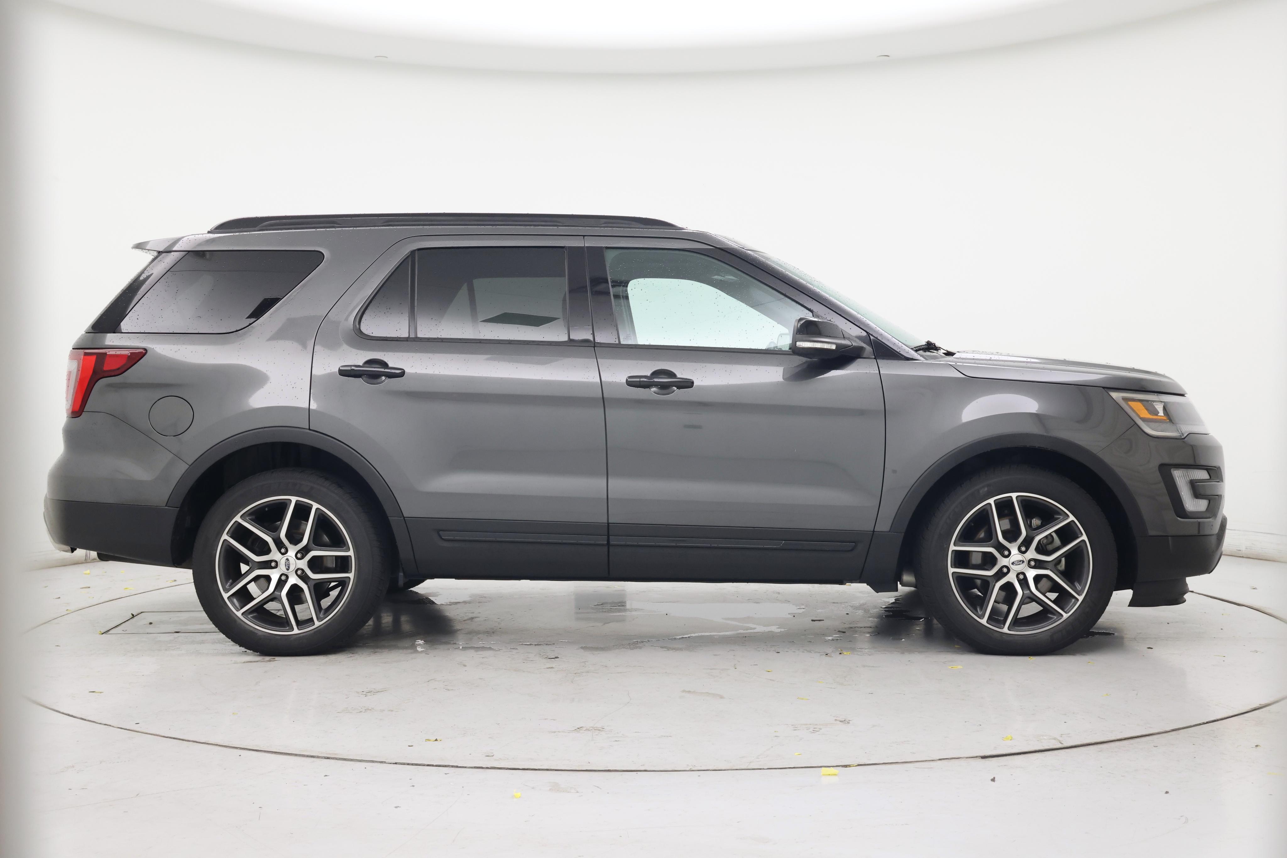 Thumbnail: 2017 Ford Explorer - 7