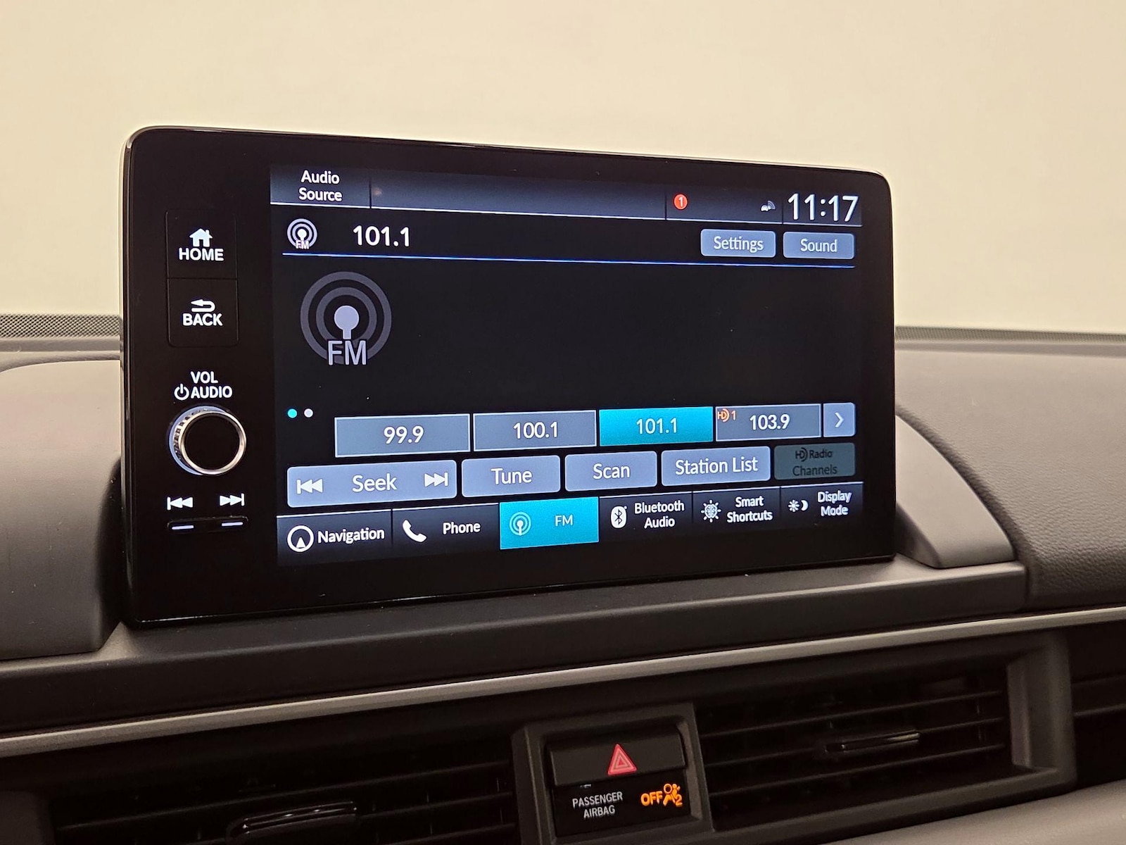 2025 Honda Pilot Touring - Photo 17
