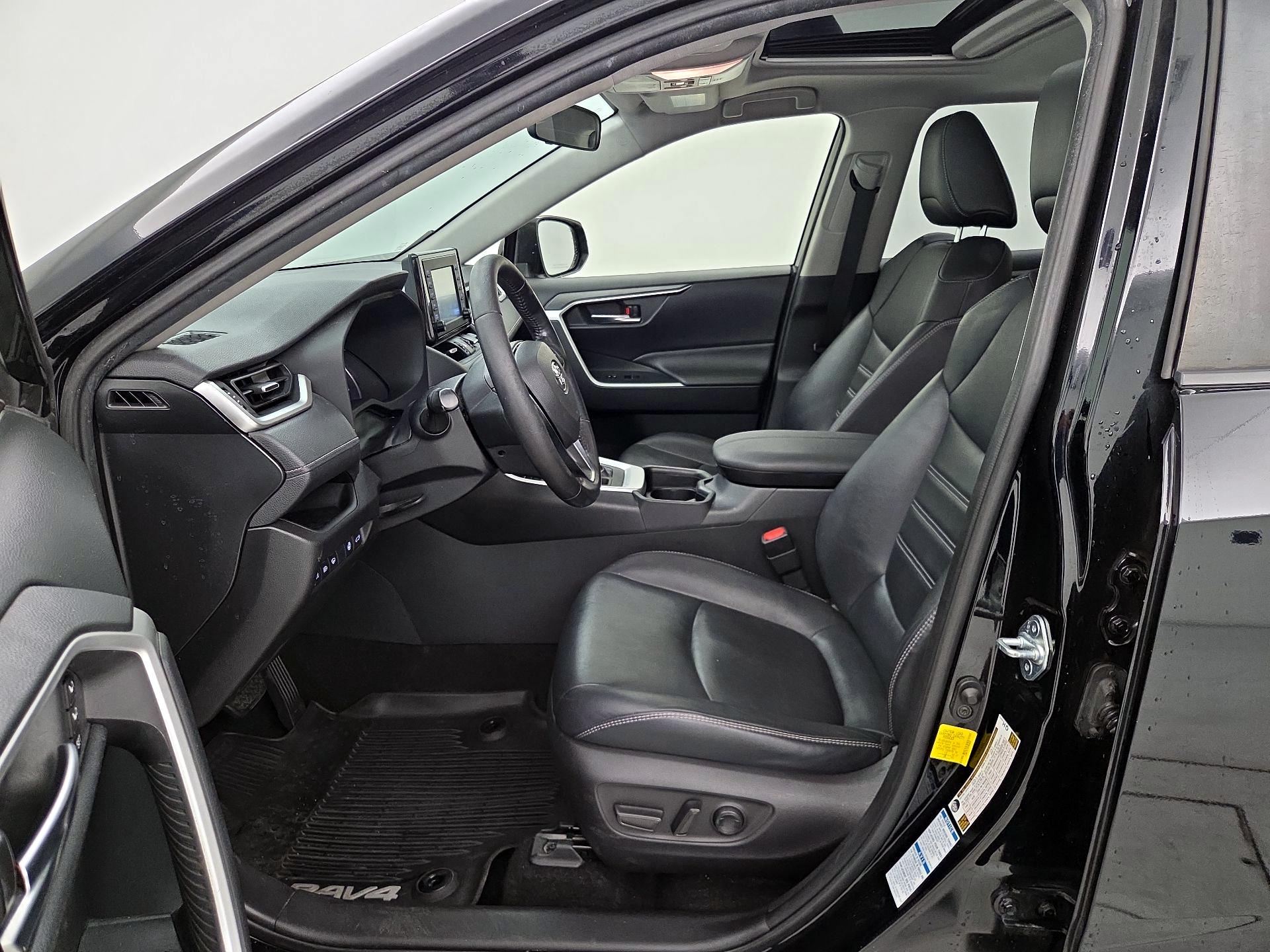 Thumbnail: 2019 Toyota RAV4 - 11