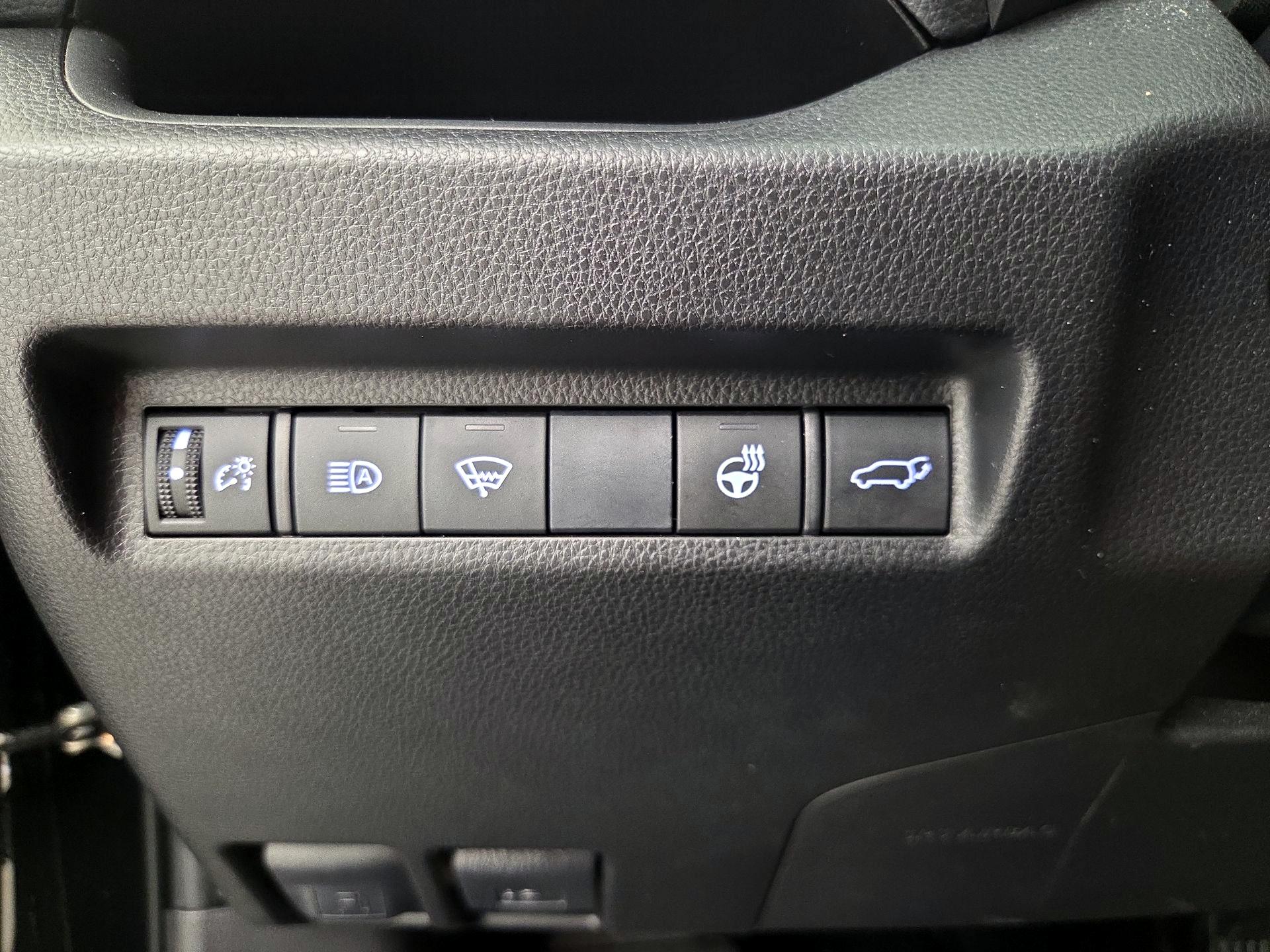 Thumbnail: 2019 Toyota RAV4 - 13