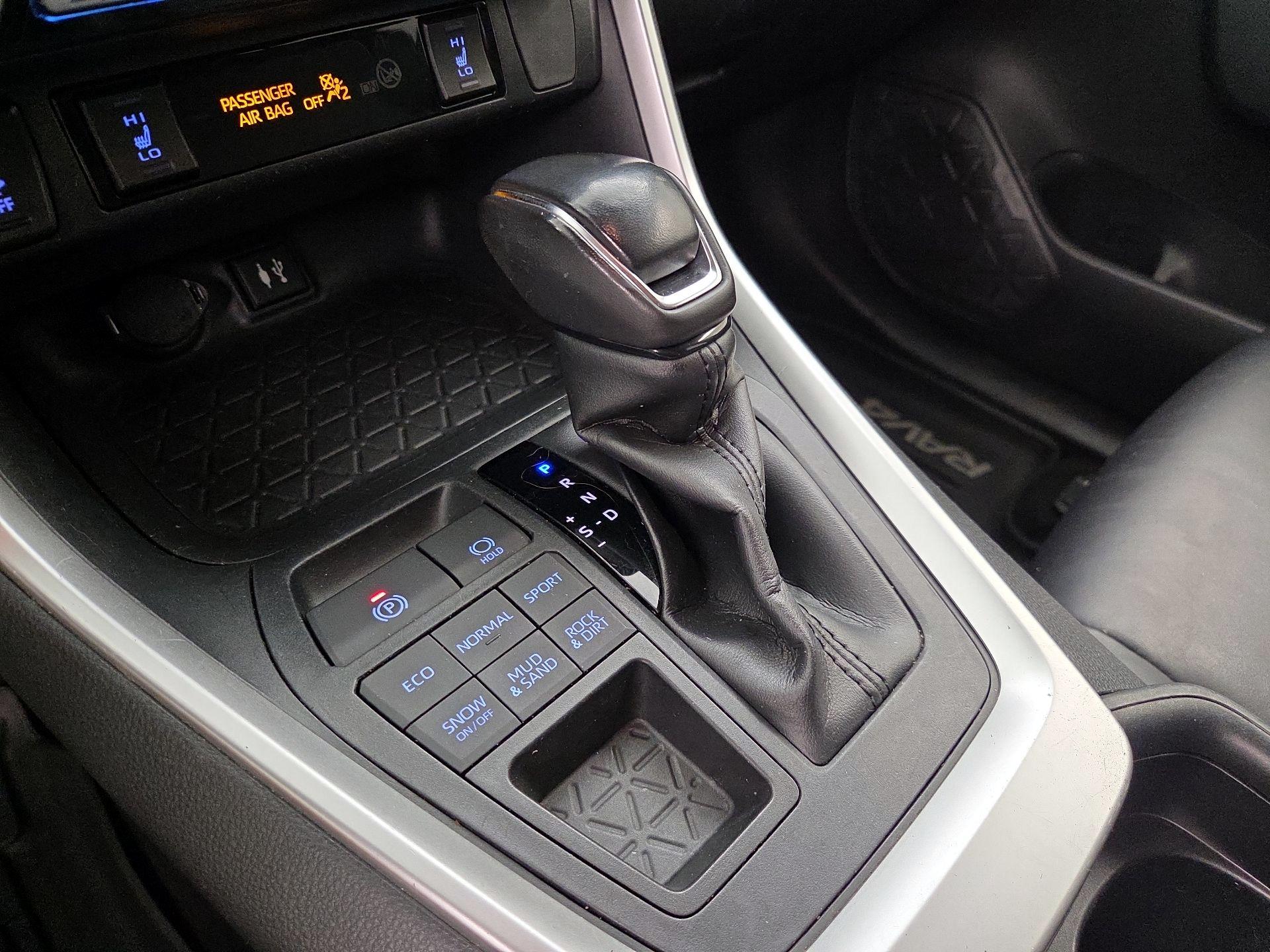 Thumbnail: 2019 Toyota RAV4 - 17