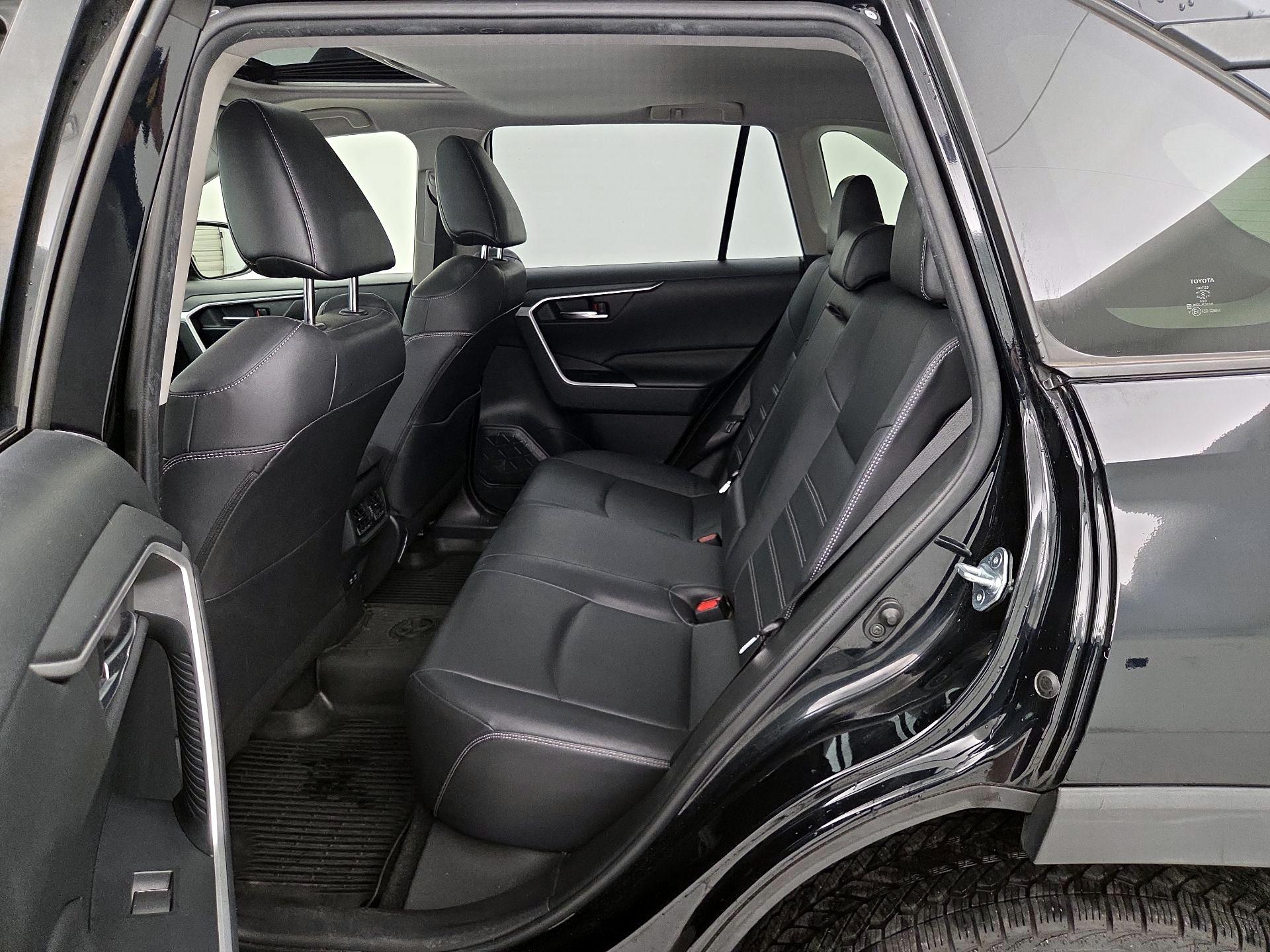 Thumbnail: 2019 Toyota RAV4 - 20