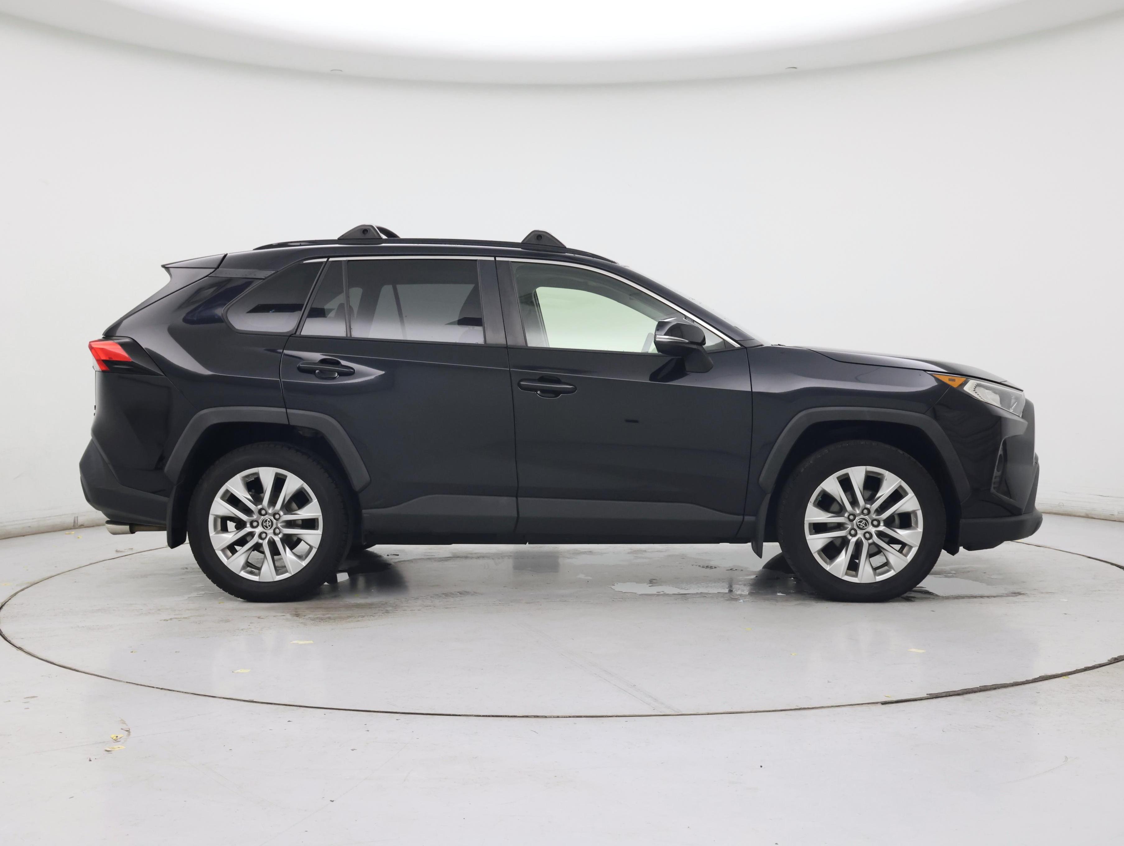 Thumbnail: 2019 Toyota RAV4 - 7