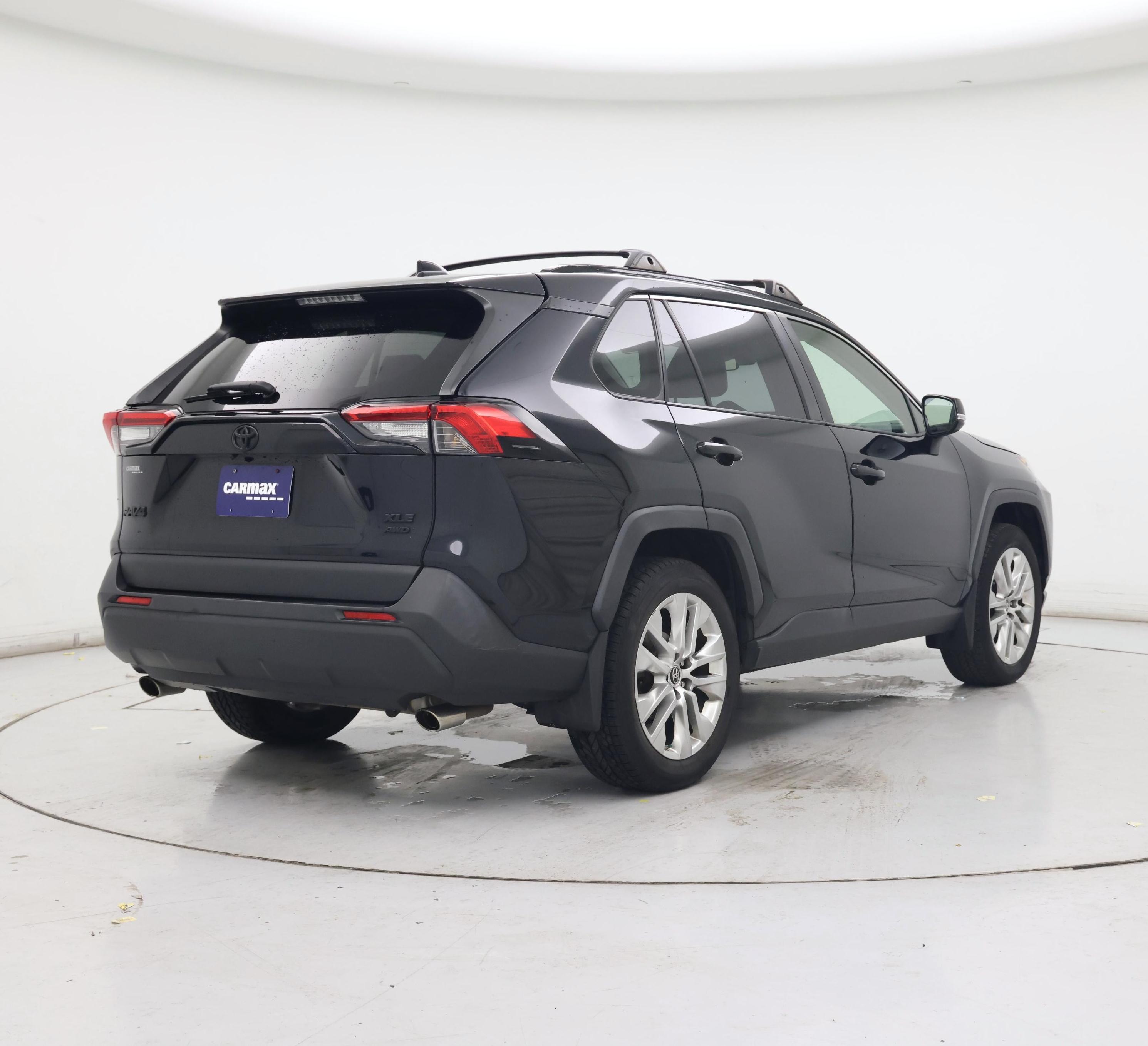 Thumbnail: 2019 Toyota RAV4 - 8