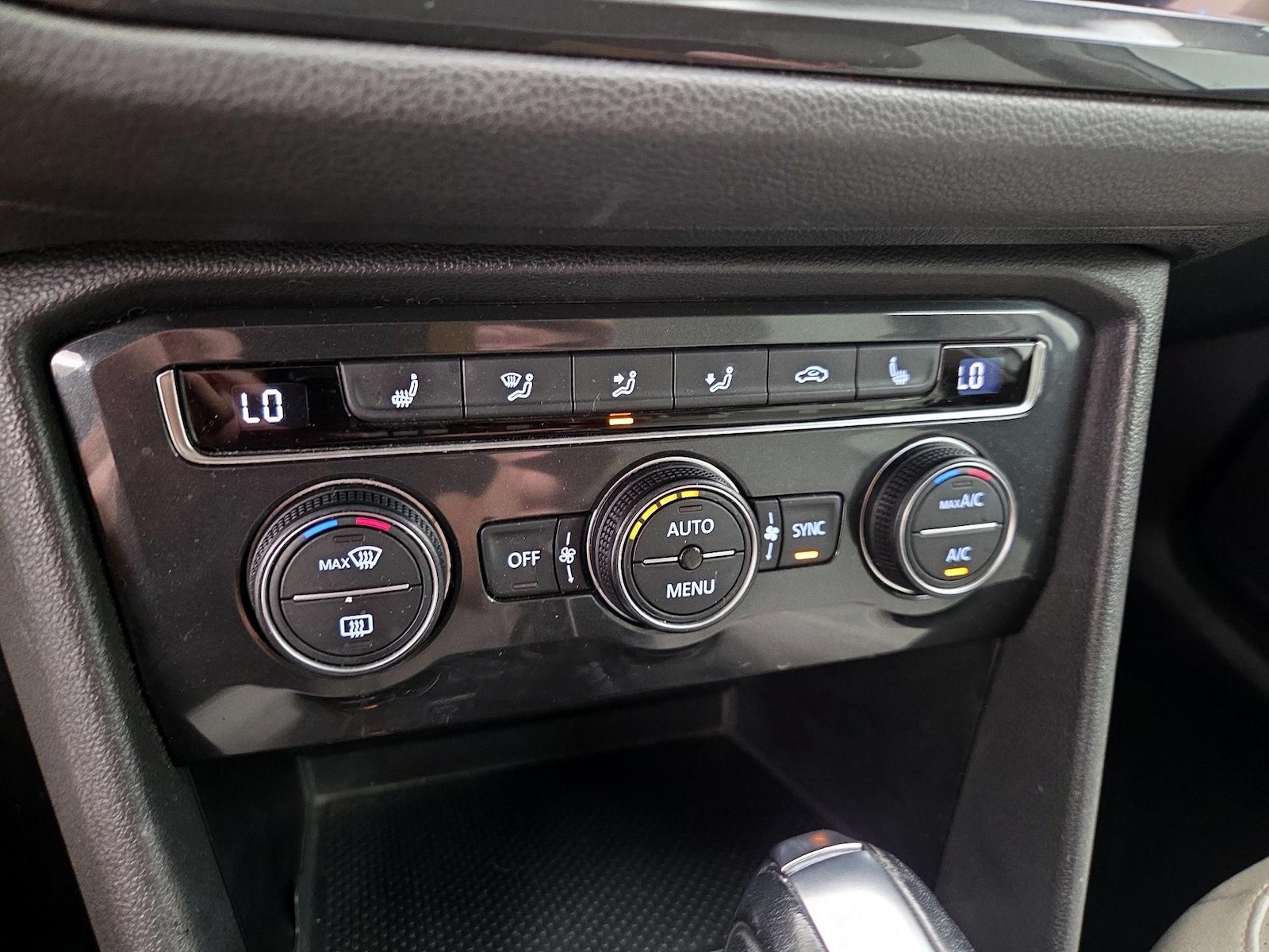 2019 Volkswagen Tiguan SE - Photo 17