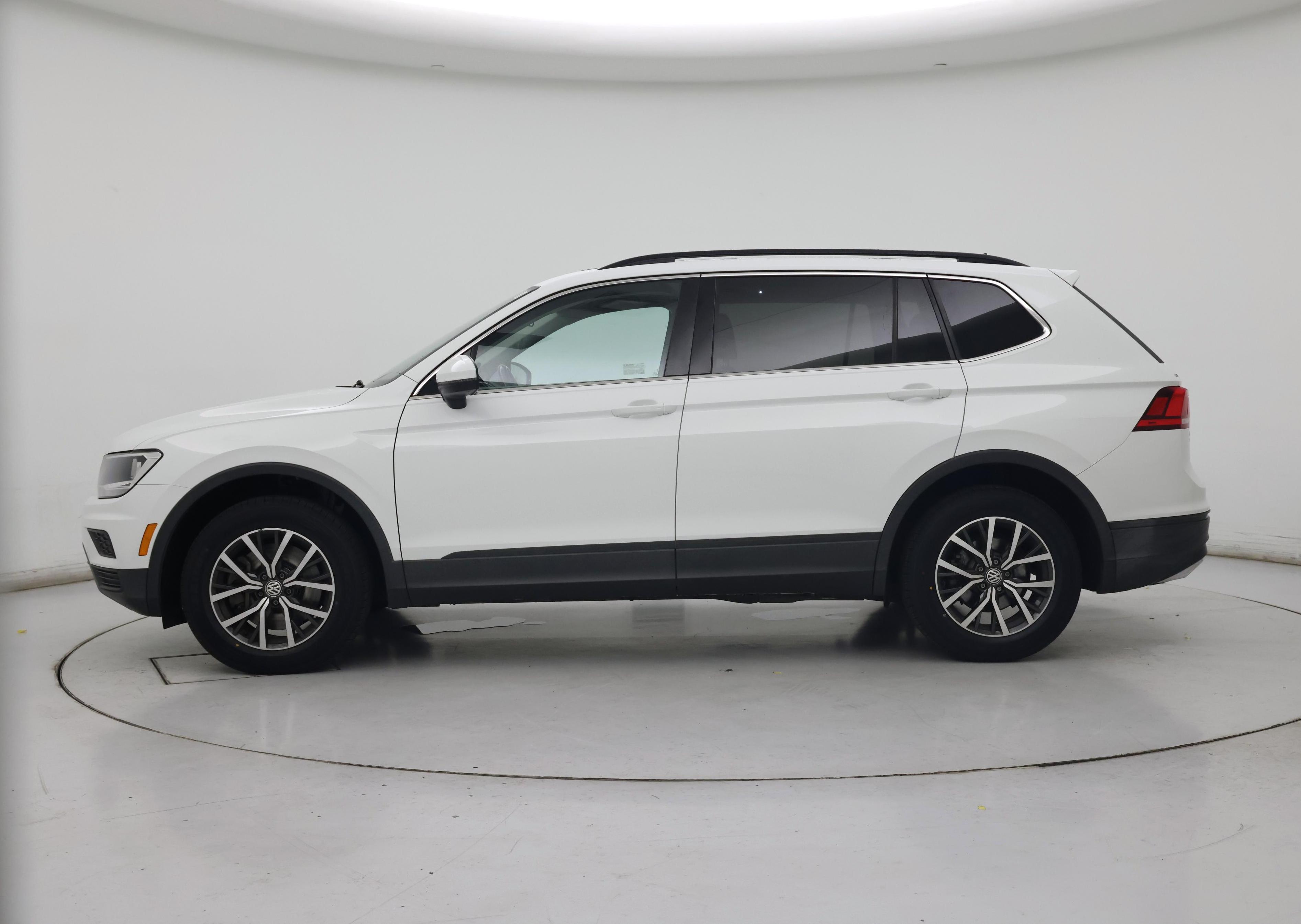 Thumbnail: 2019 Volkswagen Tiguan - 3