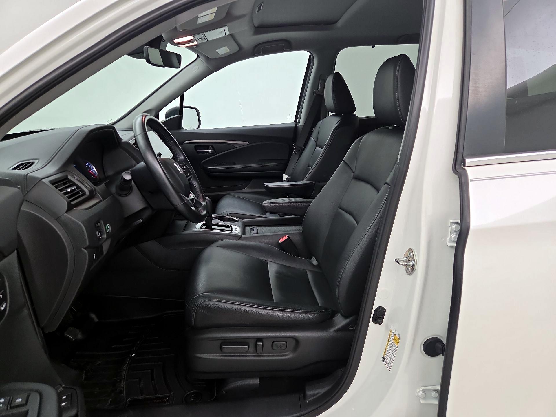 Thumbnail: 2019 Honda Pilot - 11