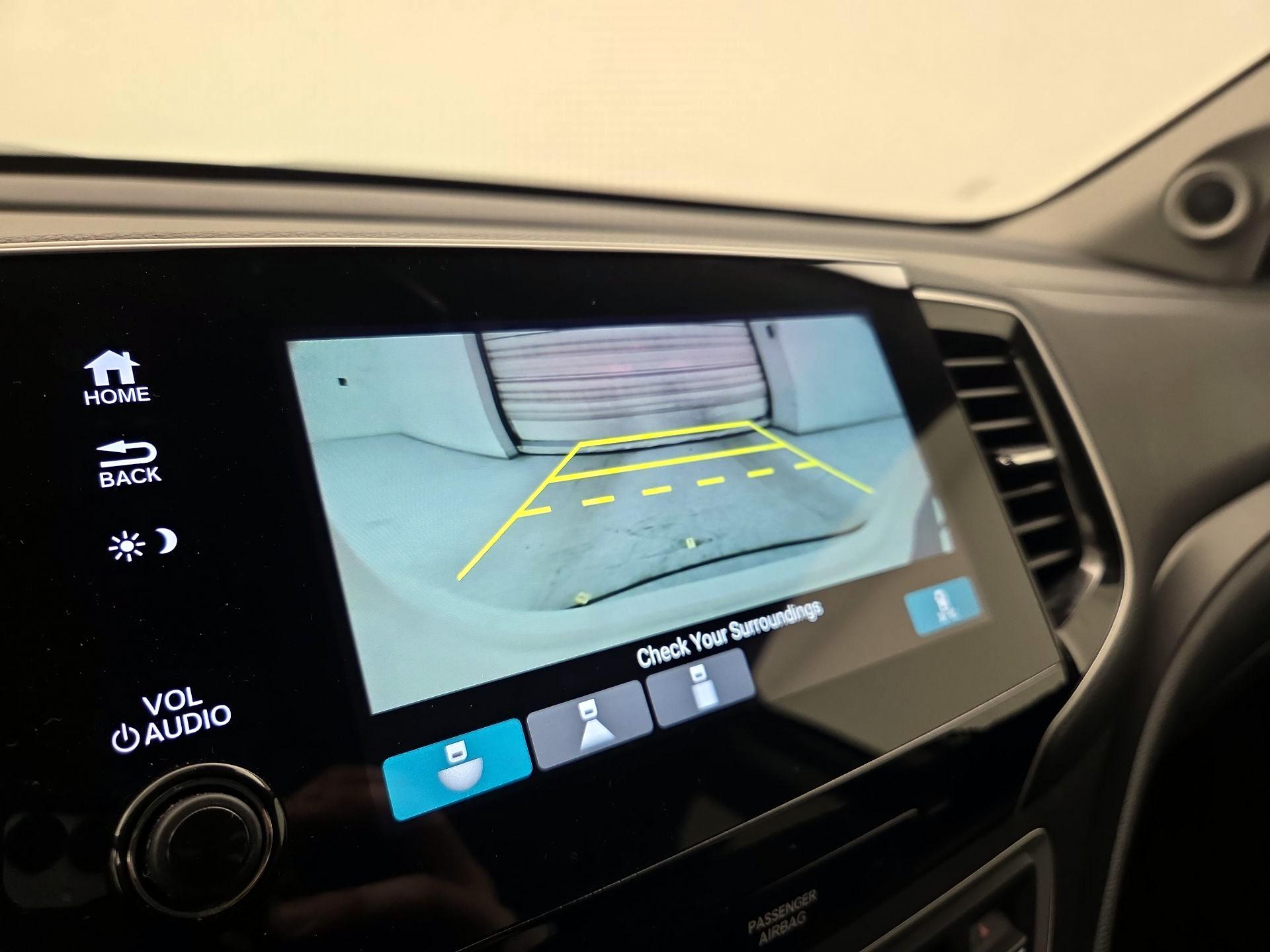 Thumbnail: 2019 Honda Pilot - 14