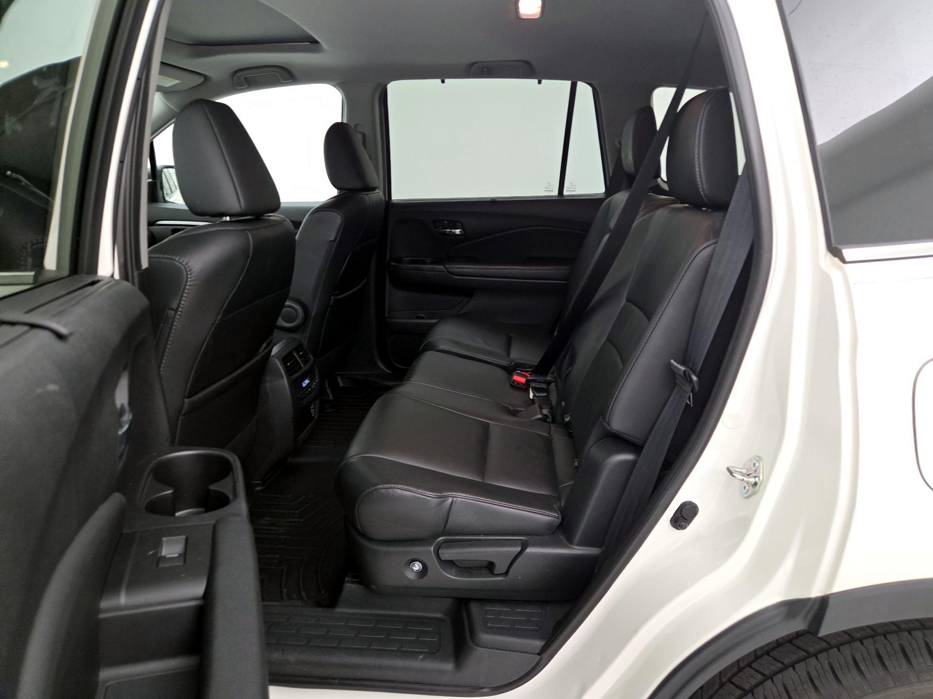 Thumbnail: 2019 Honda Pilot - 19