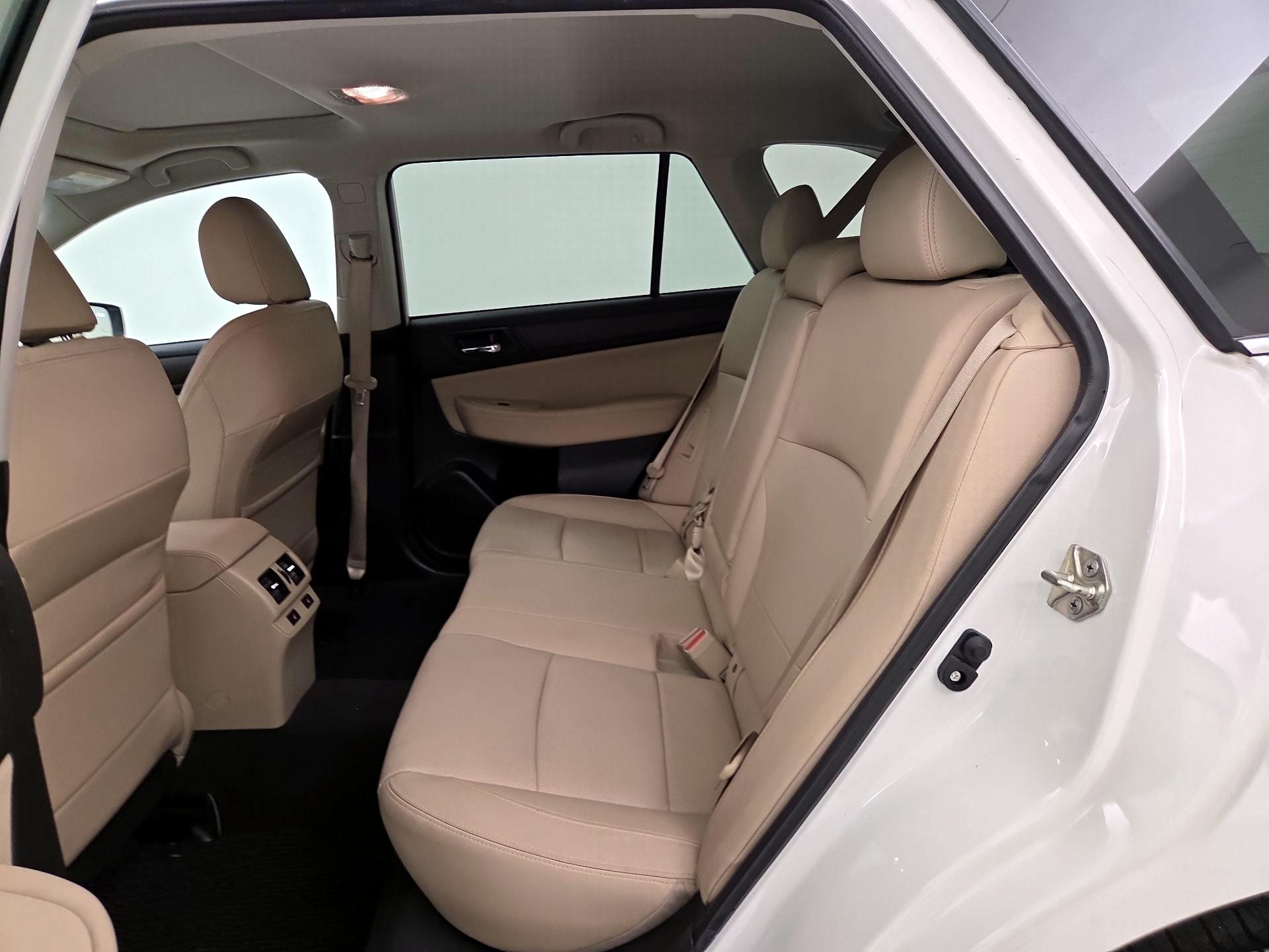 Thumbnail: 2016 Subaru Outback - 9