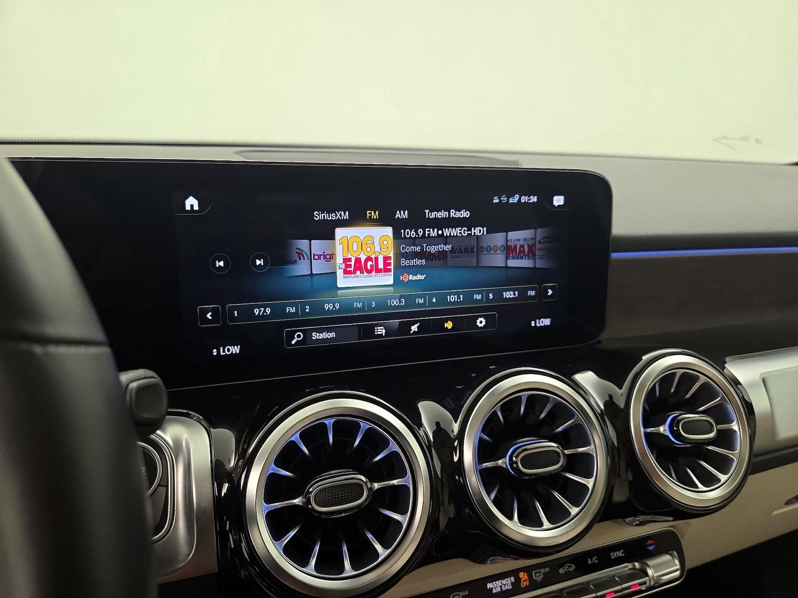 2023 Mercedes-Benz GLB Base - Photo 17