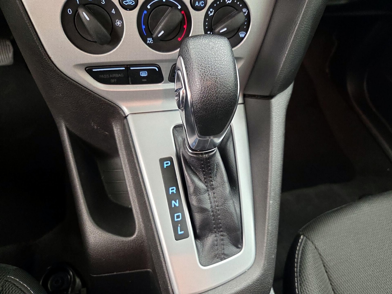2014 Ford Focus SE - Photo 17
