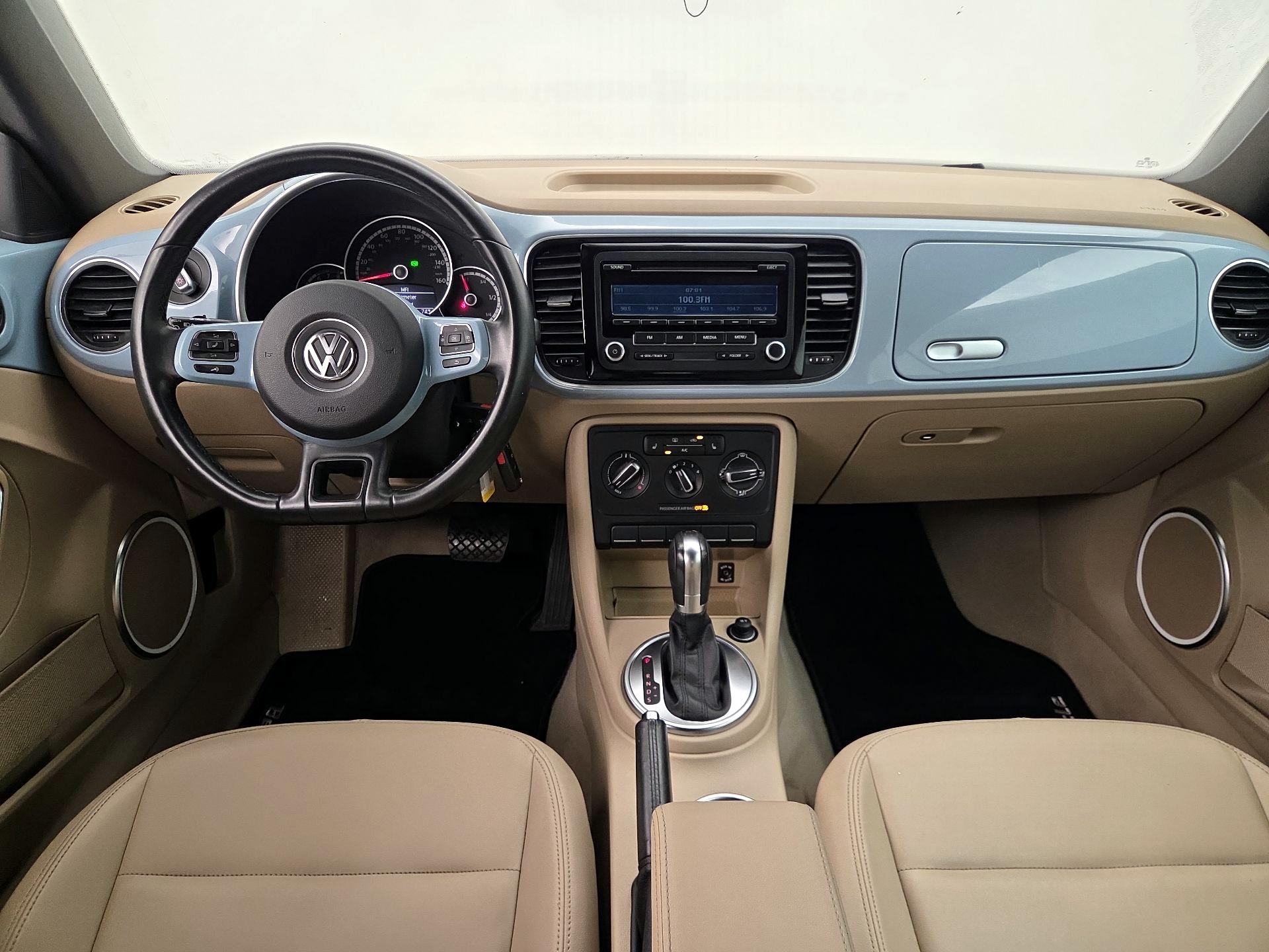 Thumbnail: 2014 Volkswagen Beetle - 9
