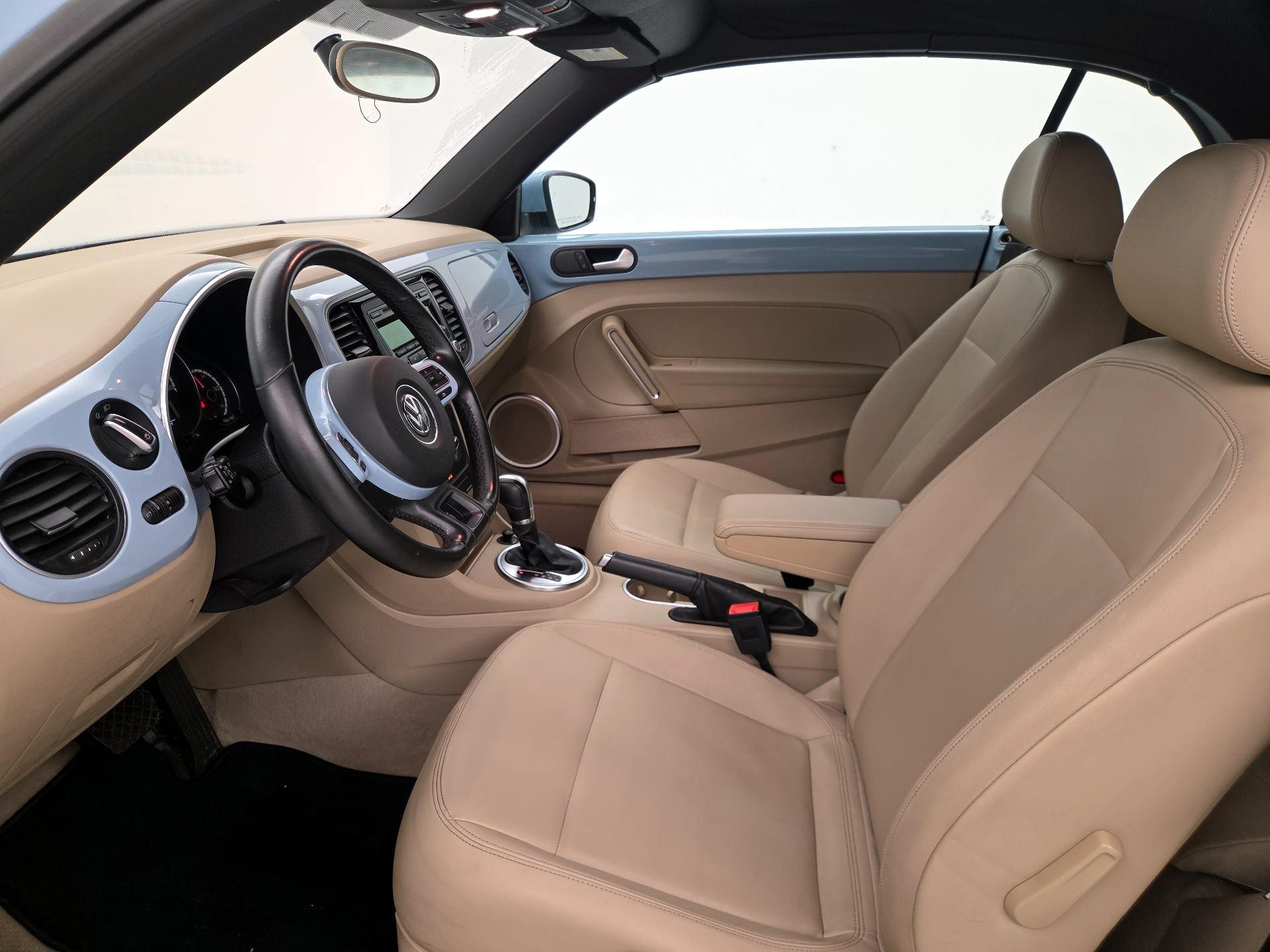 Thumbnail: 2014 Volkswagen Beetle - 11