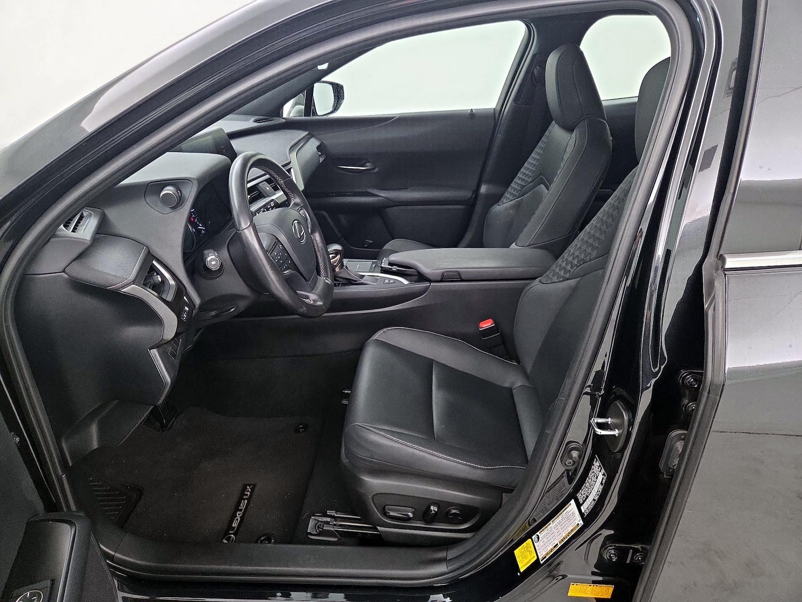 2021 Lexus UX Hybrid 250h - Photo 12