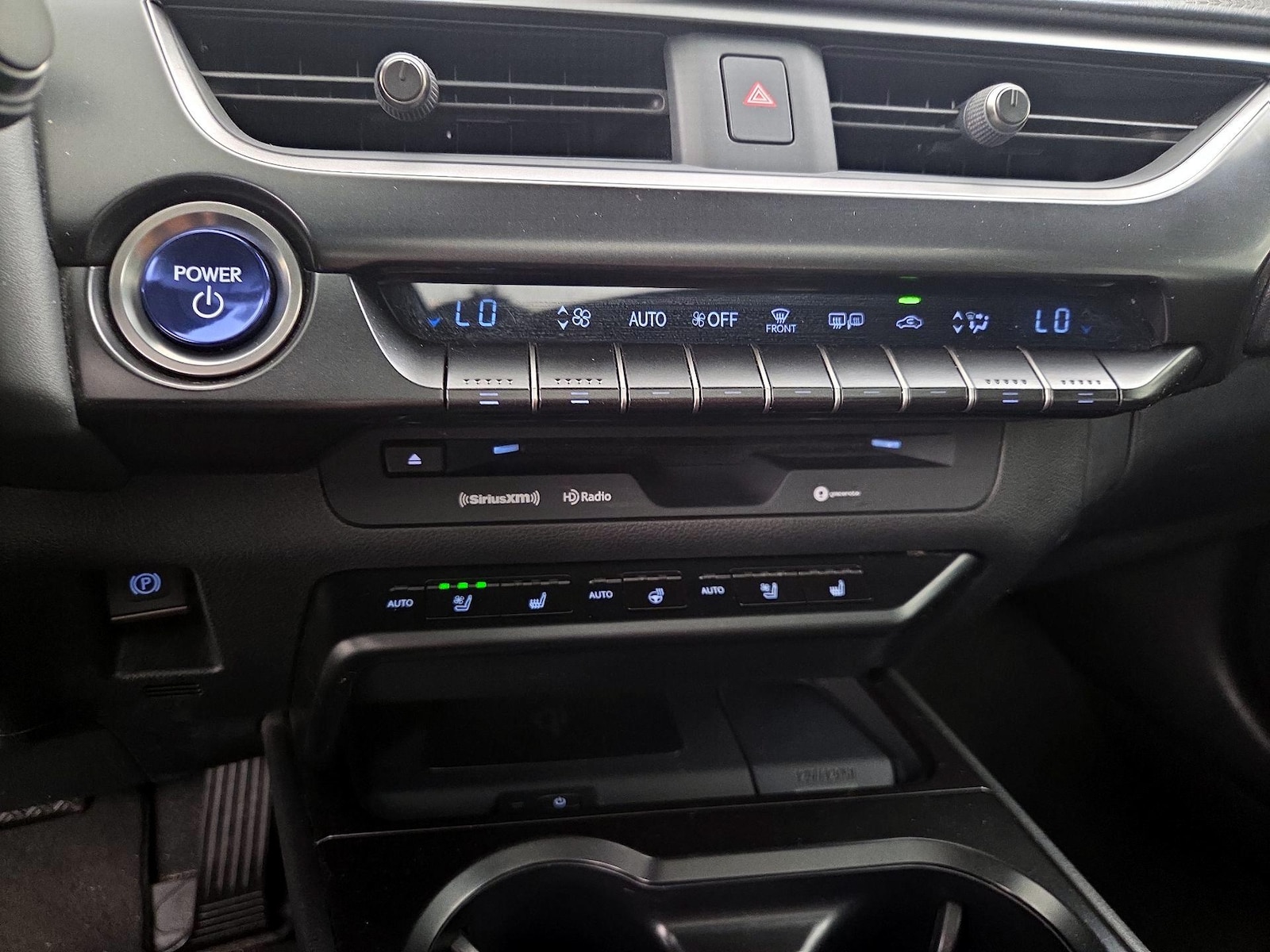 2021 Lexus UX Hybrid 250h - Photo 17