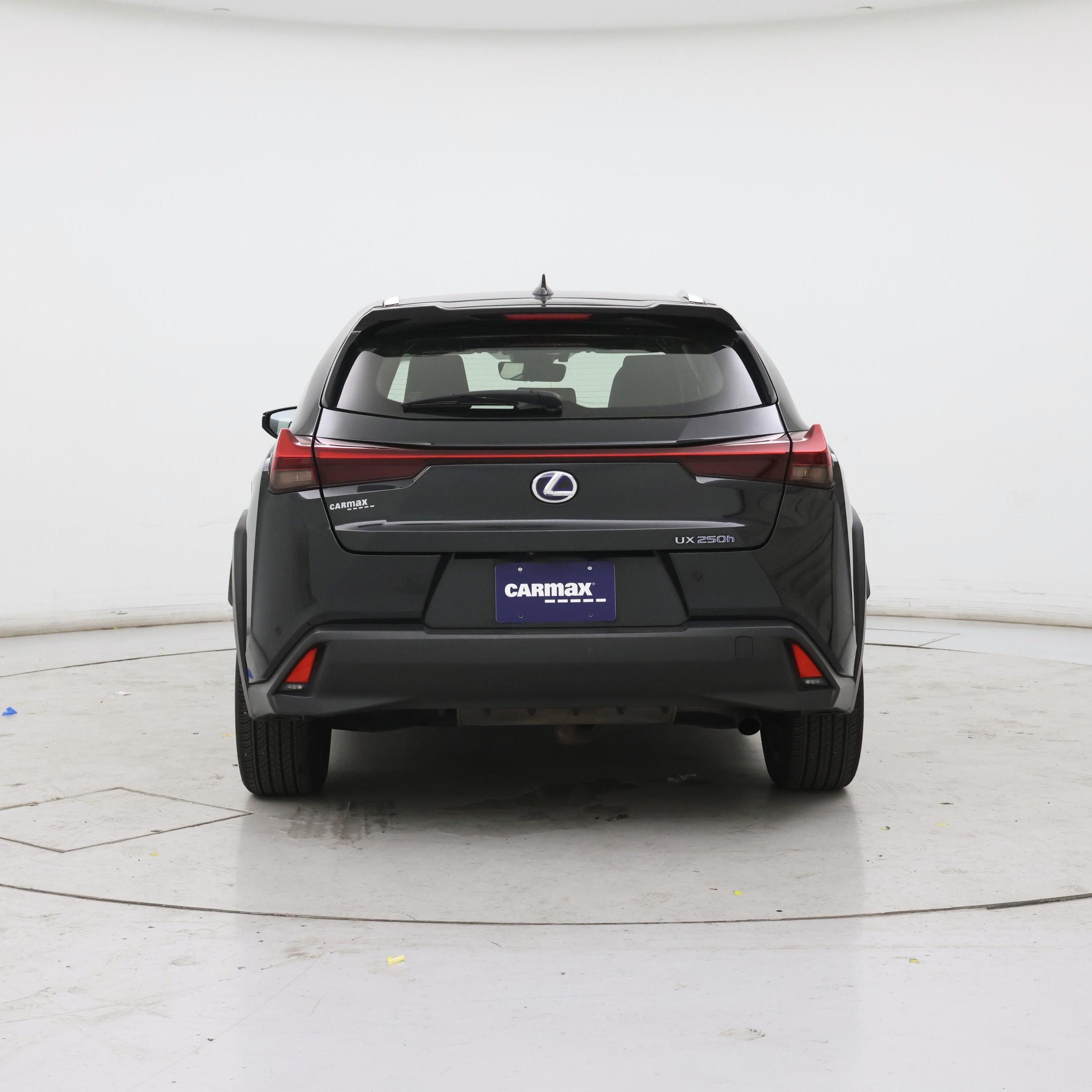 Thumbnail: 2021 Lexus UX - 6