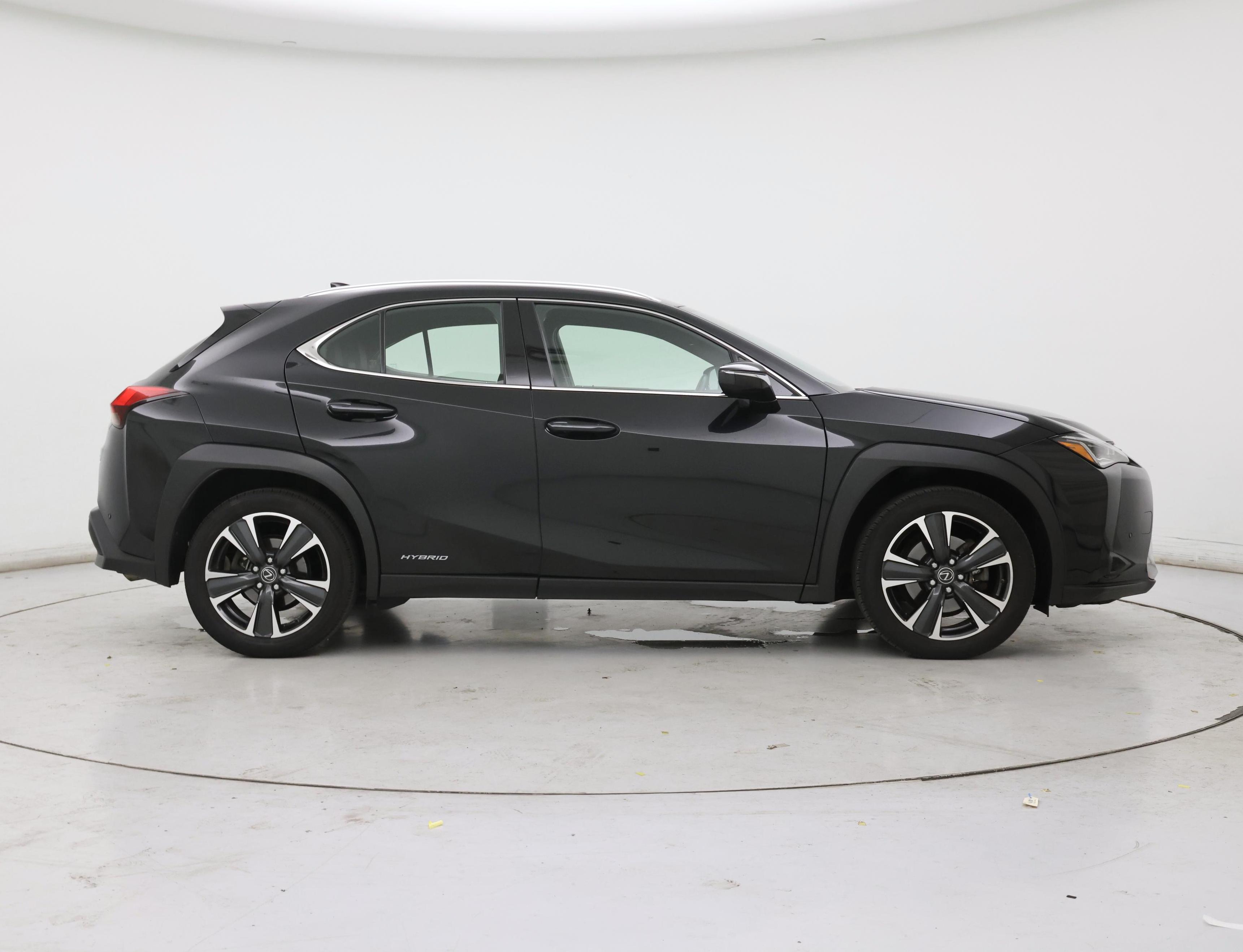 Thumbnail: 2021 Lexus UX - 7