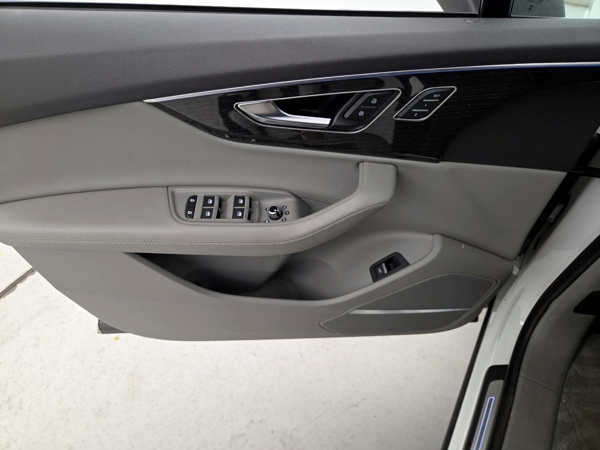 Thumbnail: 2024 Audi Q7 - 12