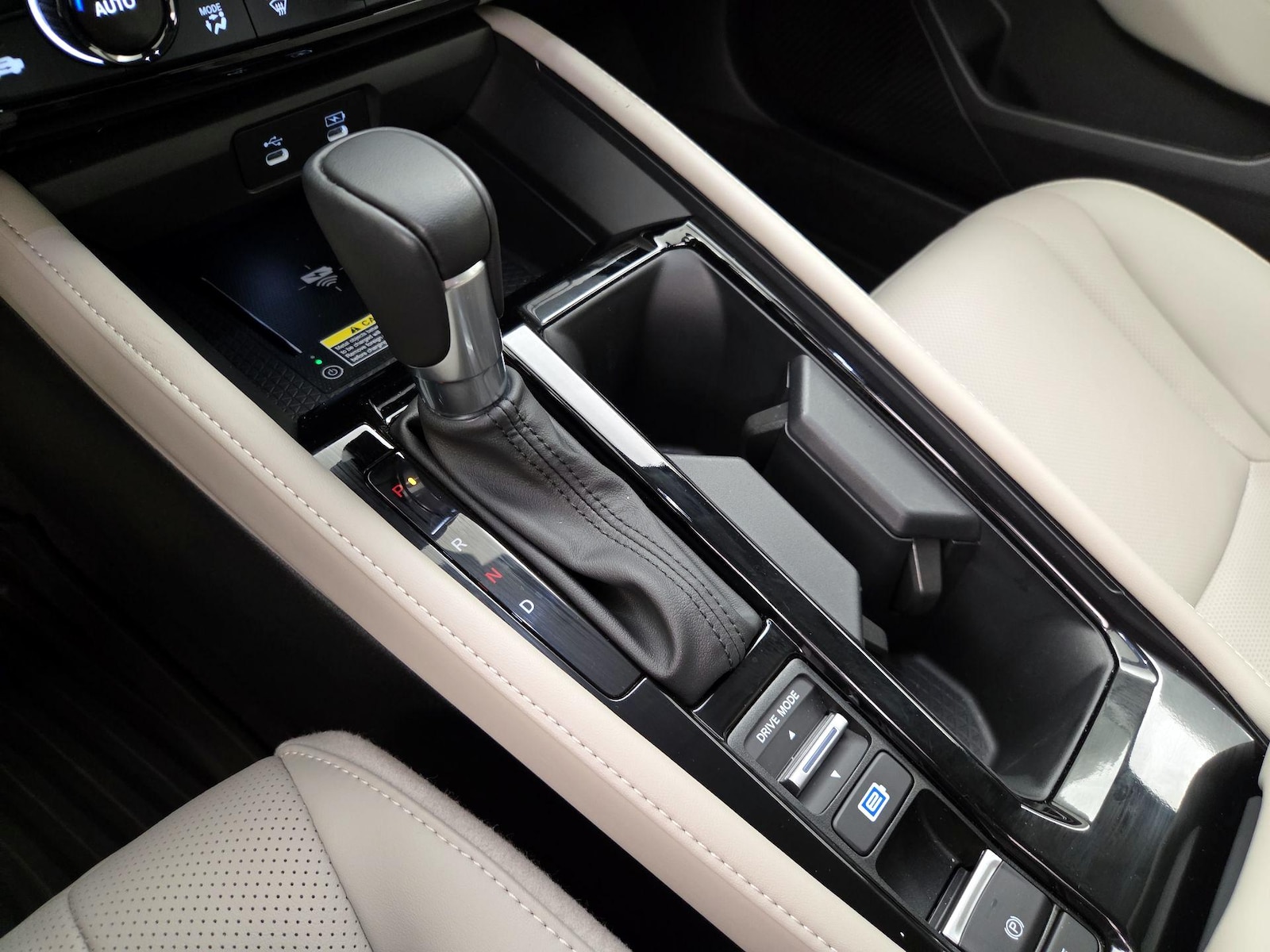 2025 Honda Accord Hybrid Touring - Photo 18